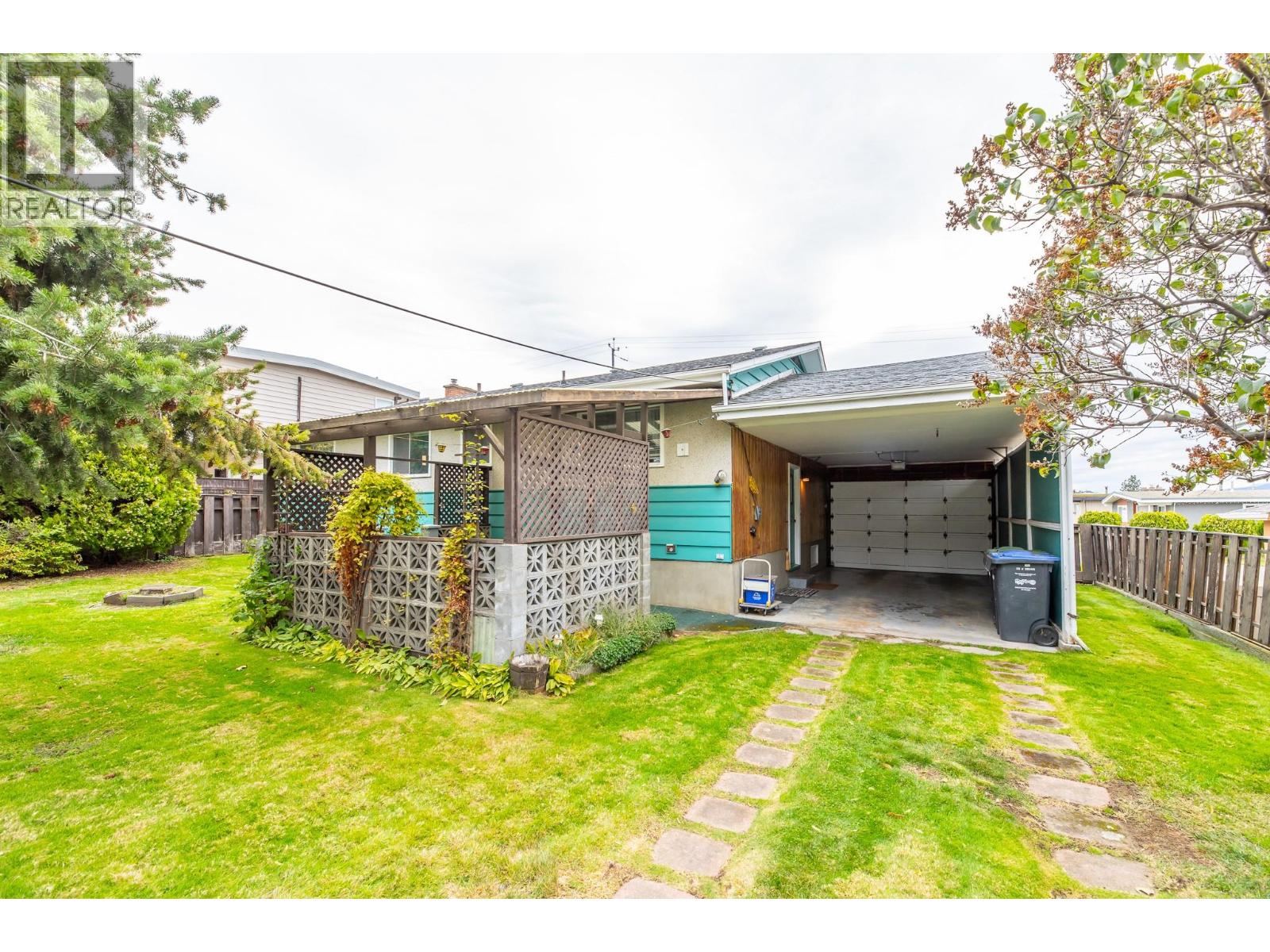 Picture for 793 MacCleave  Avenue https://www.cirrealty.ca/reb/bc/4/10366604_33.jpg