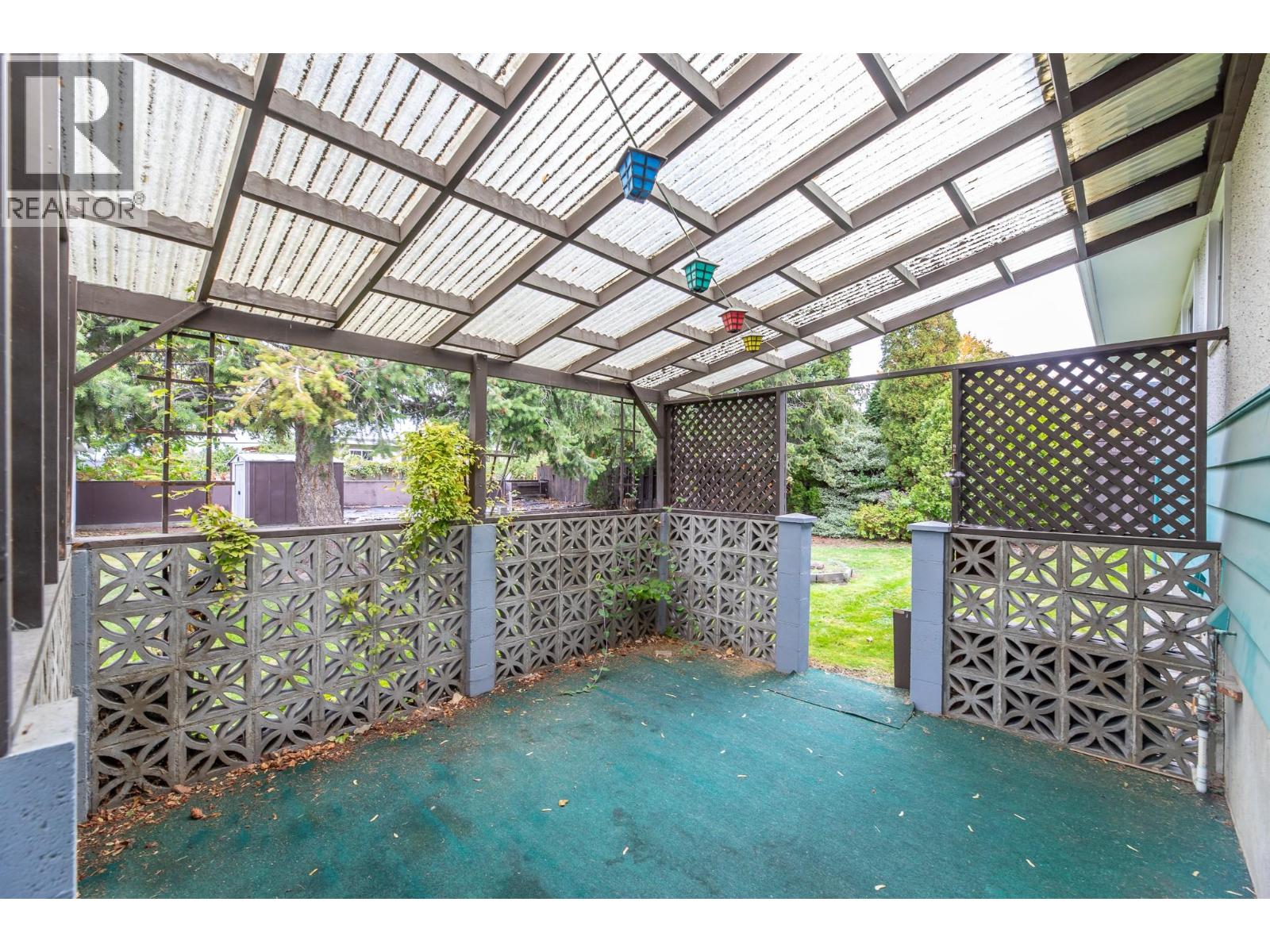 Picture for 793 MacCleave  Avenue https://www.cirrealty.ca/reb/bc/4/10366604_35.jpg