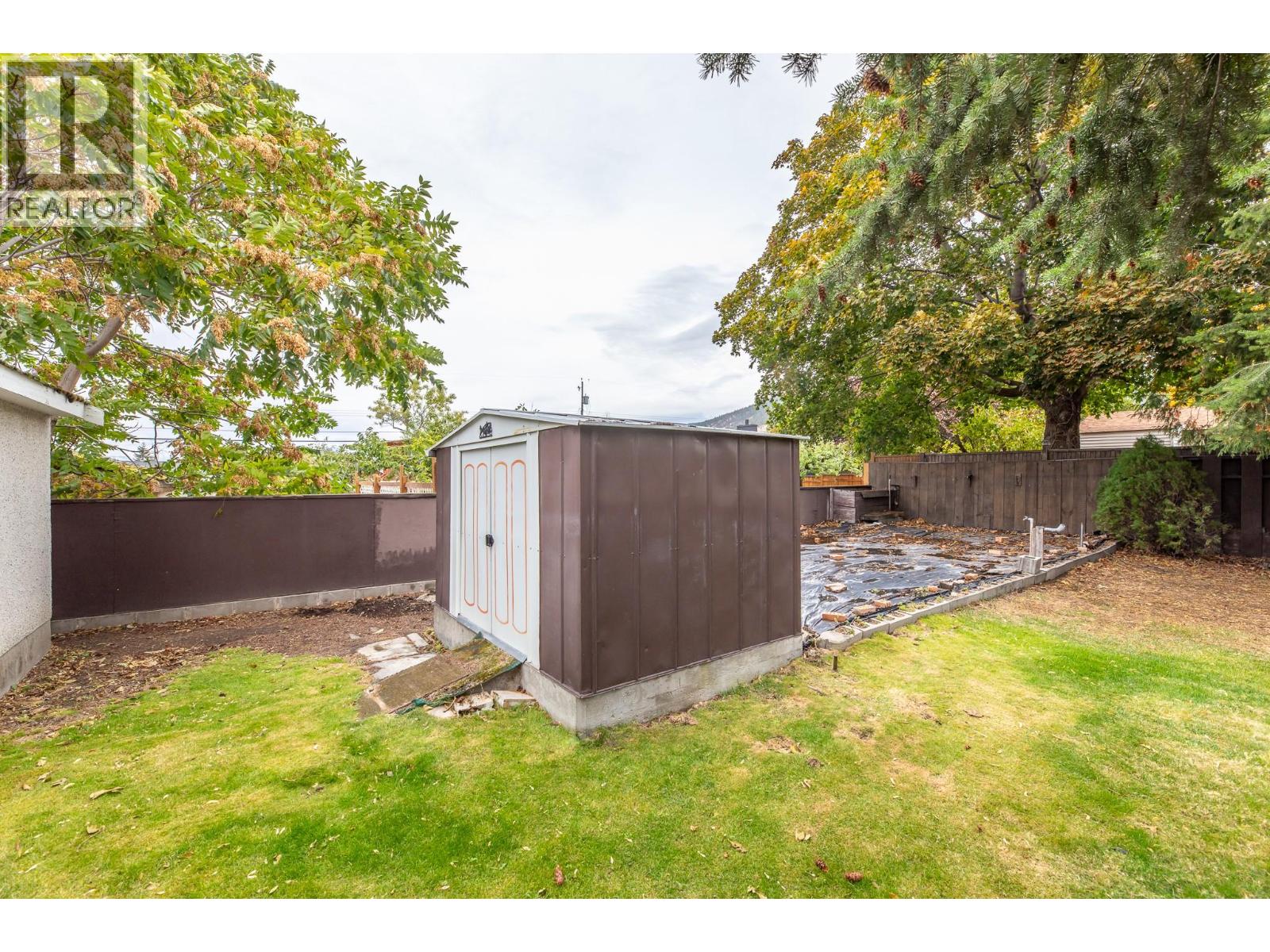 Picture for 793 MacCleave  Avenue https://www.cirrealty.ca/reb/bc/4/10366604_36.jpg