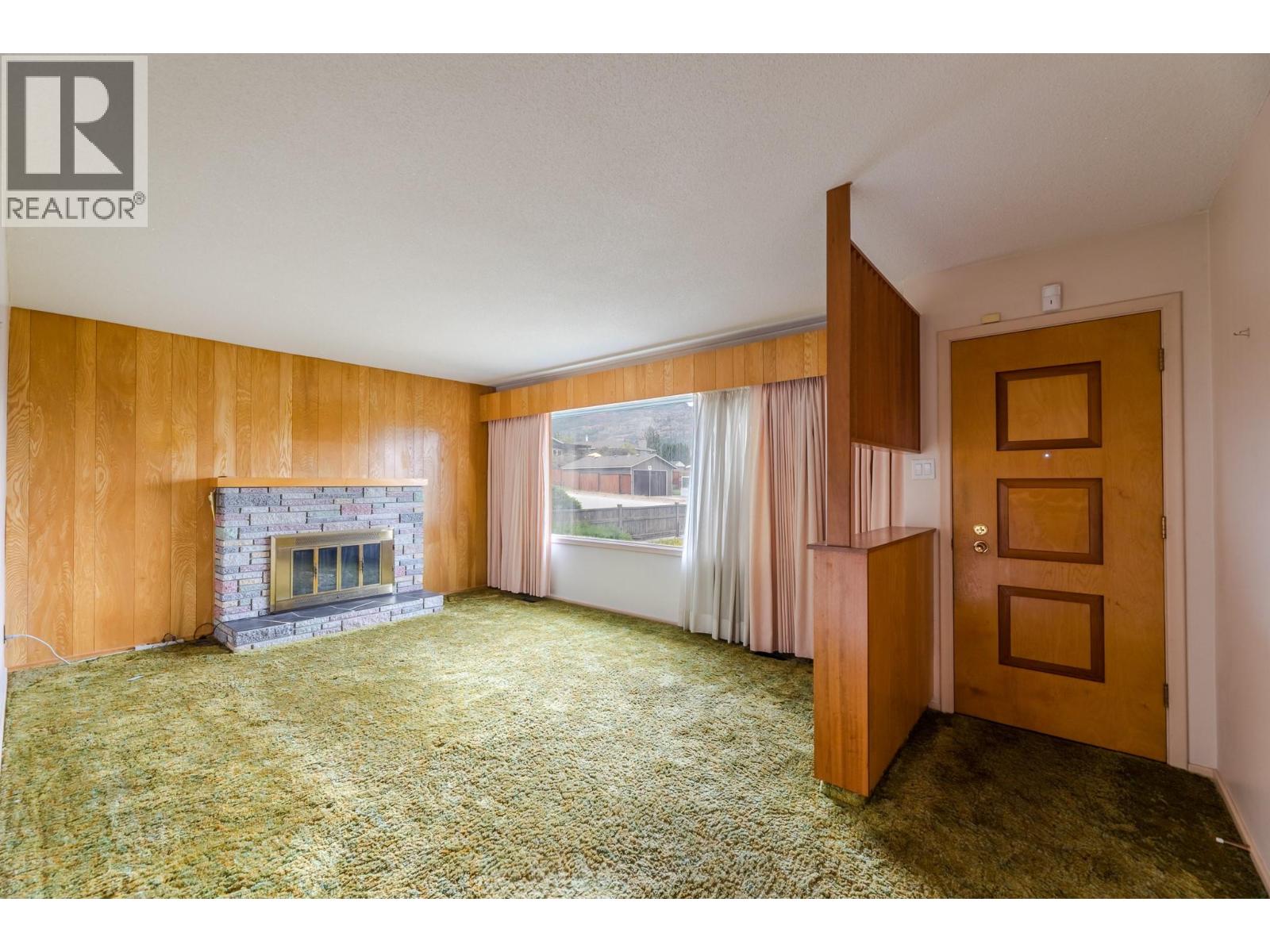 Picture for 793 MacCleave  Avenue https://www.cirrealty.ca/reb/bc/4/10366604_9.jpg