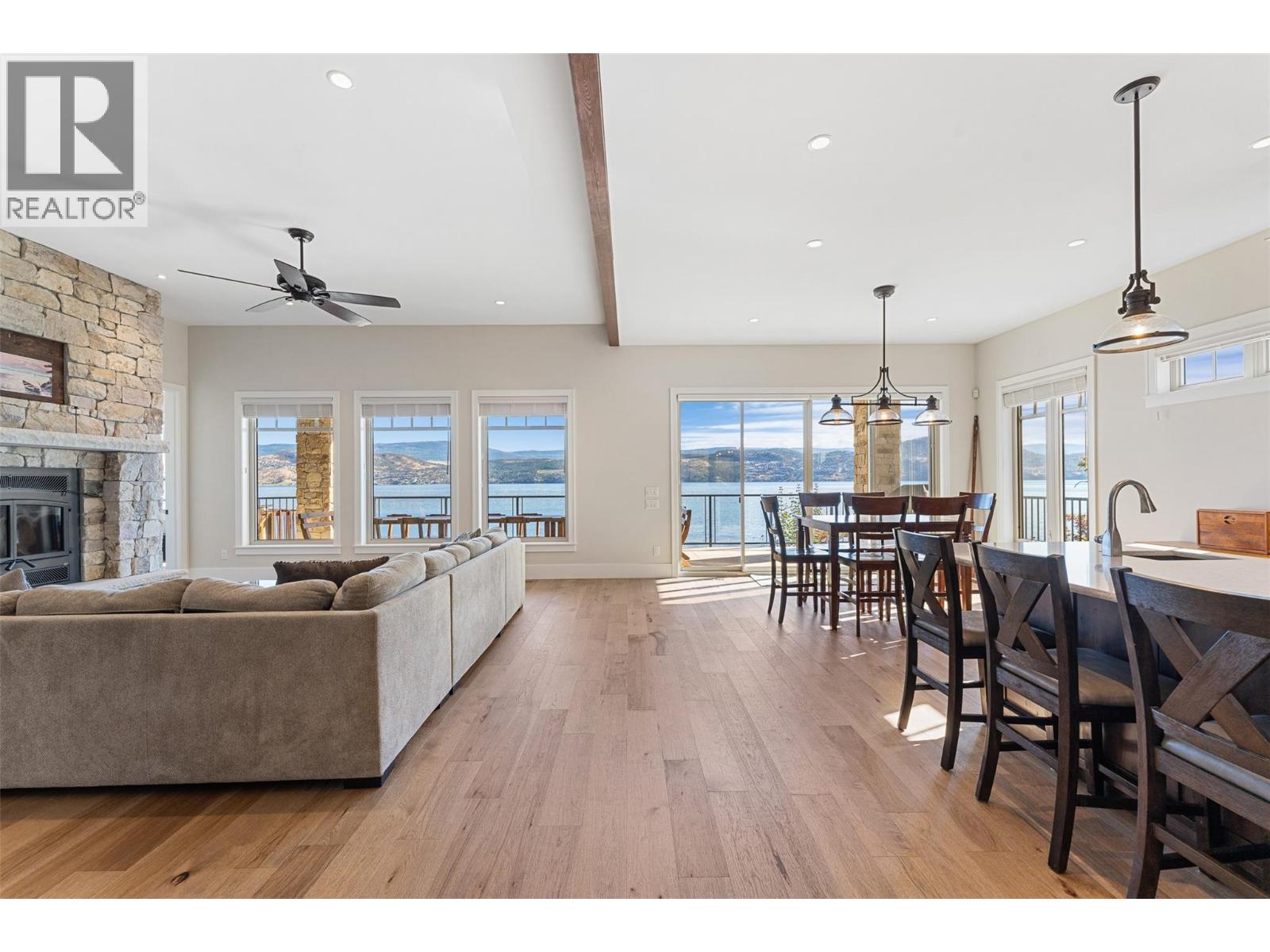 Picture for 2329 Westside  Place https://www.cirrealty.ca/reb/bc/4/10366694_16.jpg