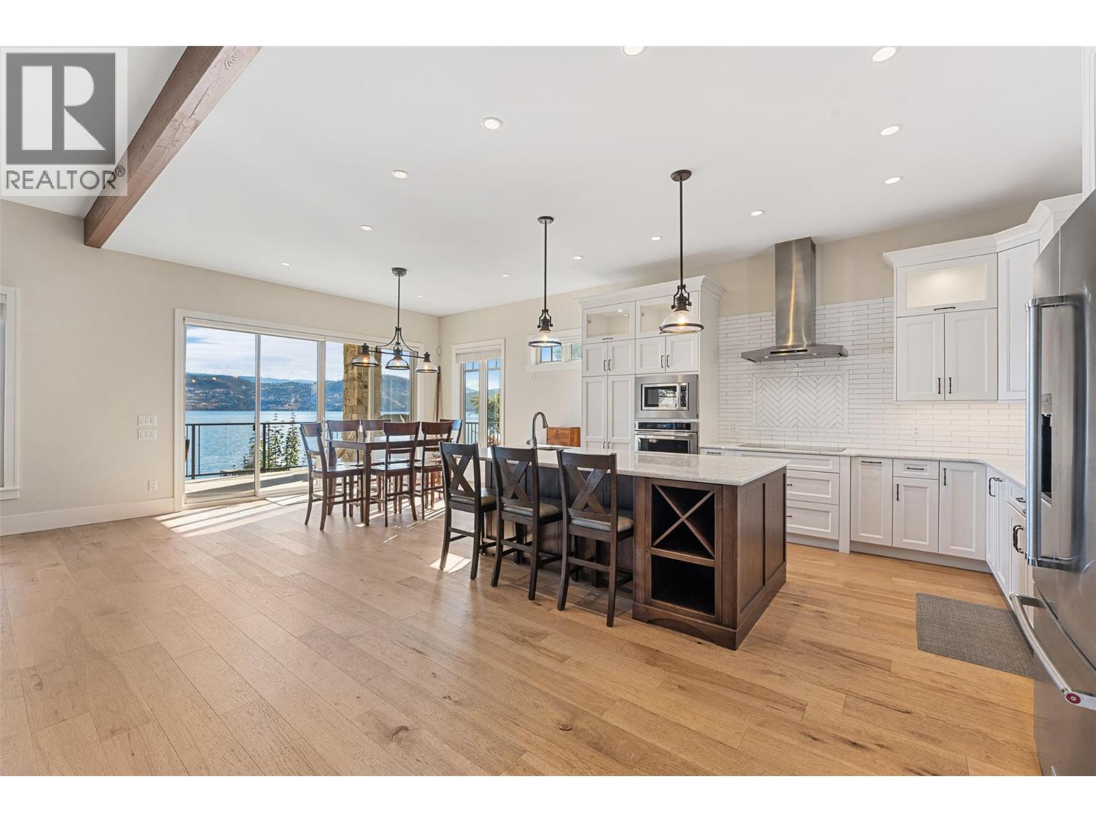 Picture for 2329 Westside  Place https://www.cirrealty.ca/reb/bc/4/10366694_17.jpg