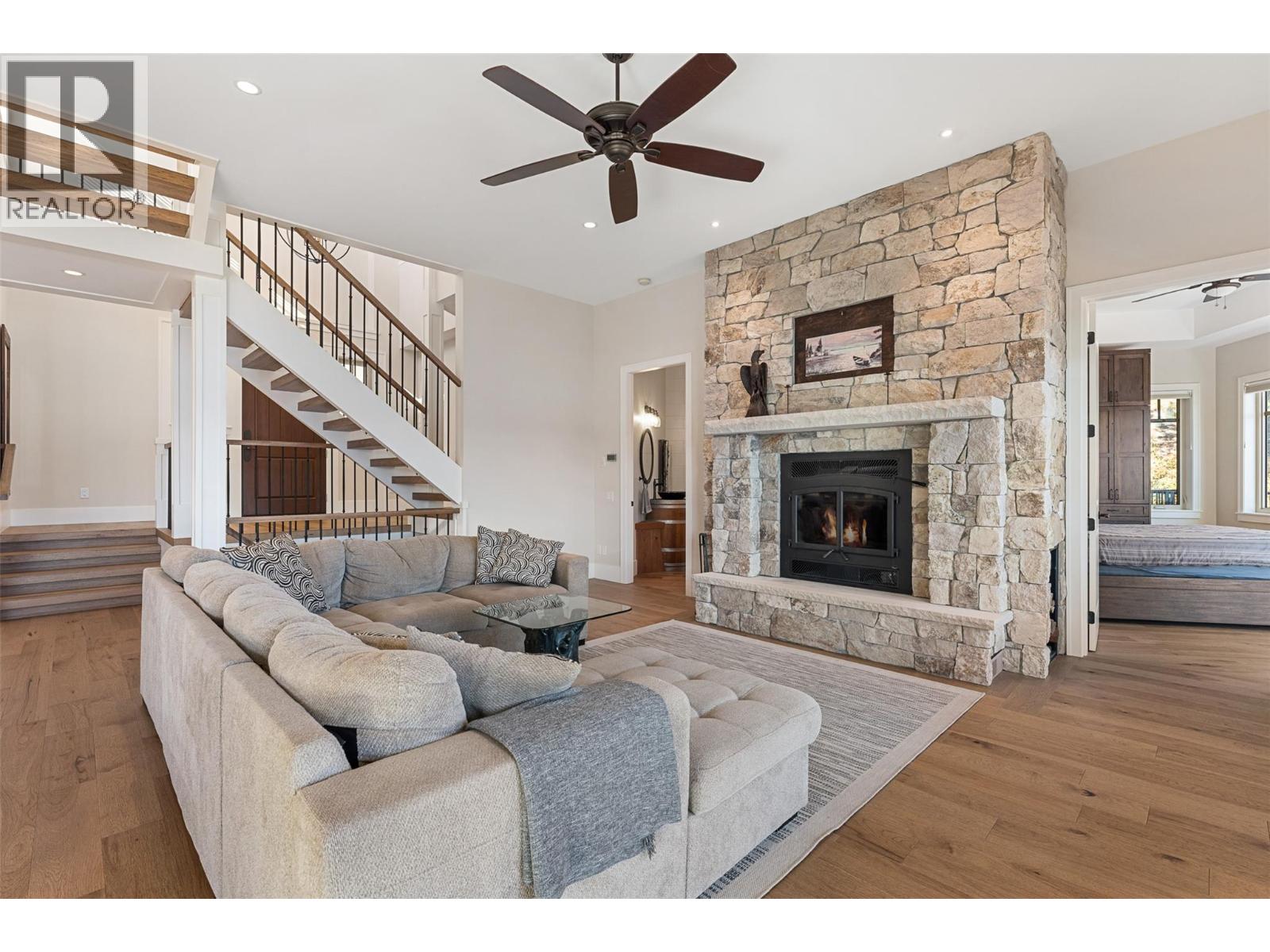 Picture for 2329 Westside  Place https://www.cirrealty.ca/reb/bc/4/10366694_25.jpg