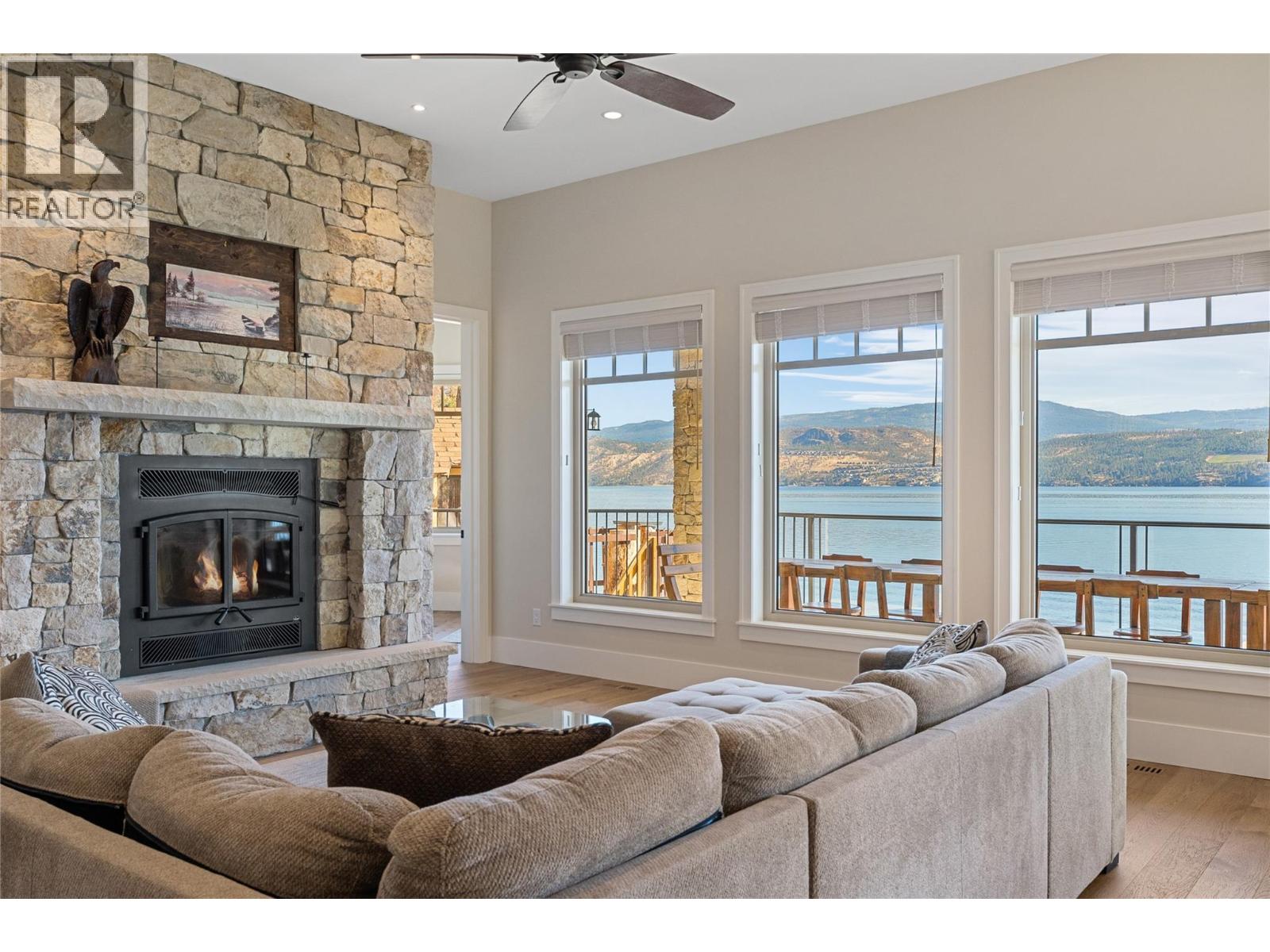 Picture for 2329 Westside  Place https://www.cirrealty.ca/reb/bc/4/10366694_28.jpg