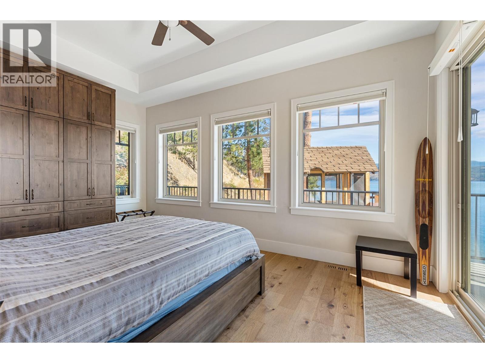 Picture for 2329 Westside  Place https://www.cirrealty.ca/reb/bc/4/10366694_34.jpg