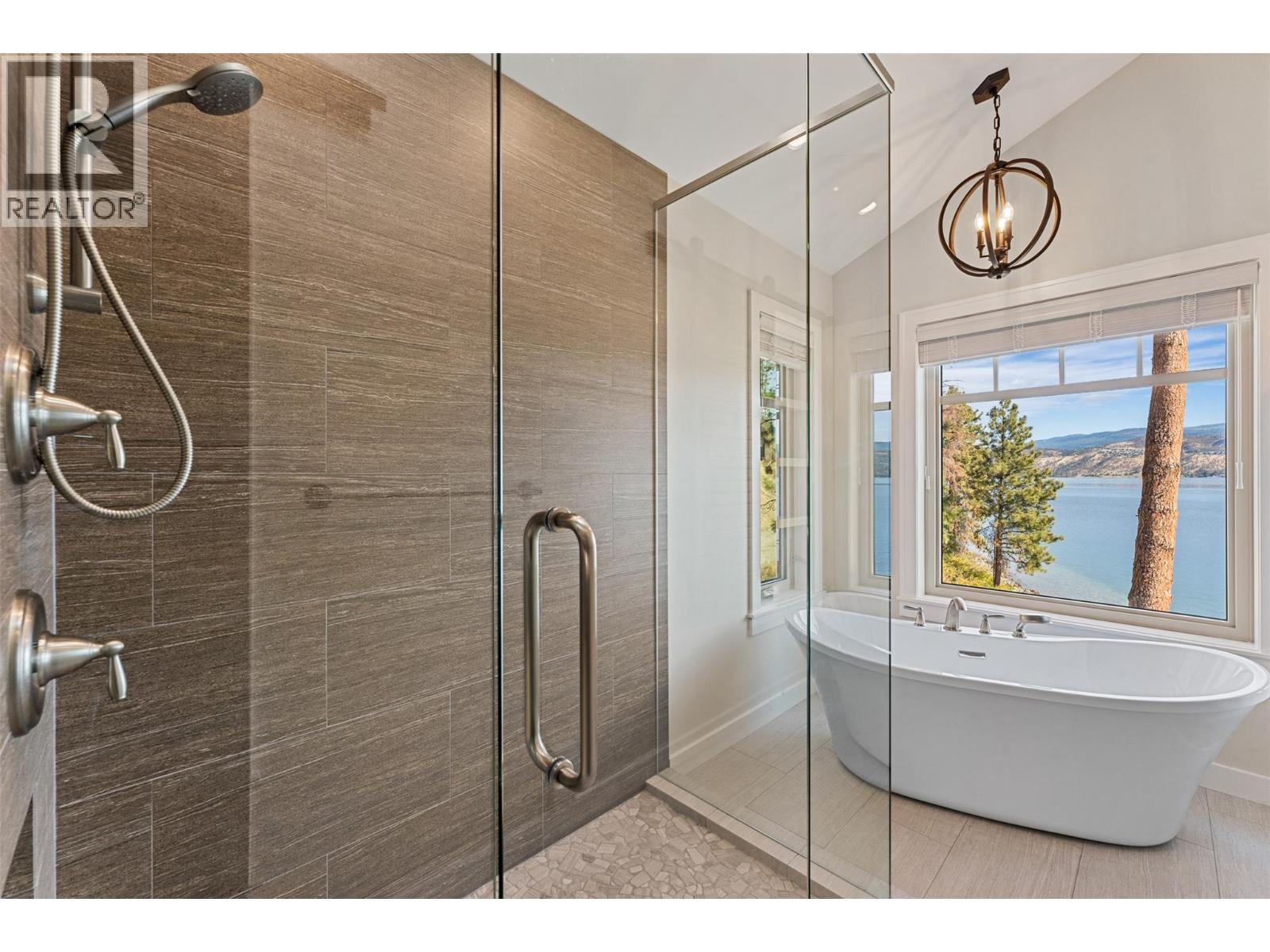 Picture for 2329 Westside  Place https://www.cirrealty.ca/reb/bc/4/10366694_54.jpg