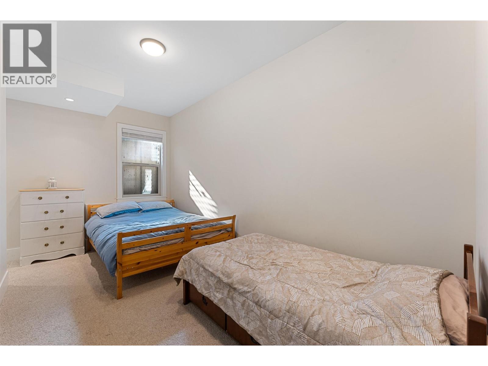 Picture for 2329 Westside  Place https://www.cirrealty.ca/reb/bc/4/10366694_65.jpg