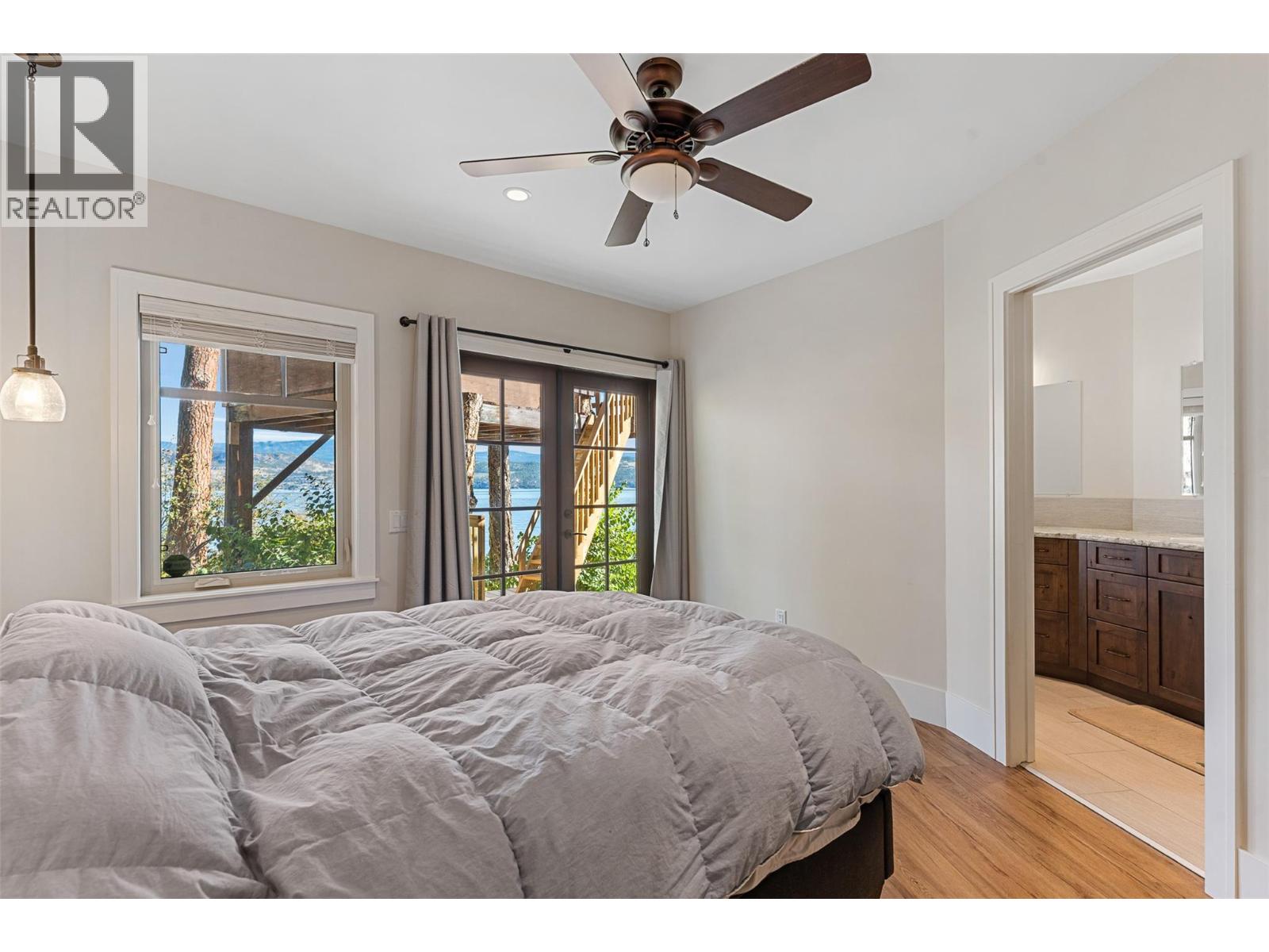 Picture for 2329 Westside  Place https://www.cirrealty.ca/reb/bc/4/10366694_66.jpg