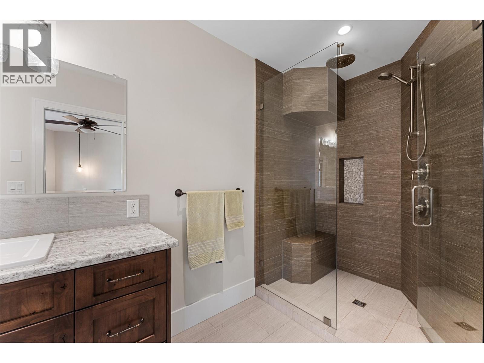 Picture for 2329 Westside  Place https://www.cirrealty.ca/reb/bc/4/10366694_67.jpg