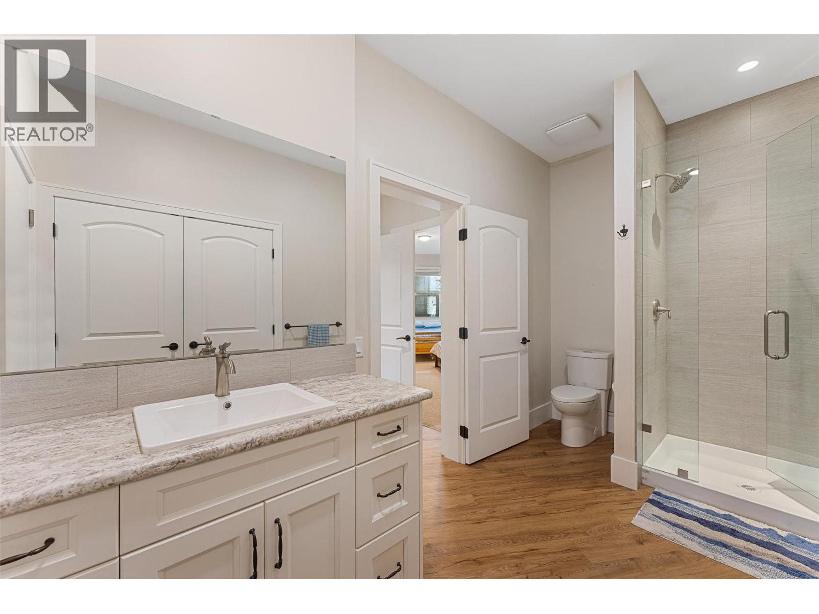 Picture for 2329 Westside  Place https://www.cirrealty.ca/reb/bc/4/10366694_69.jpg