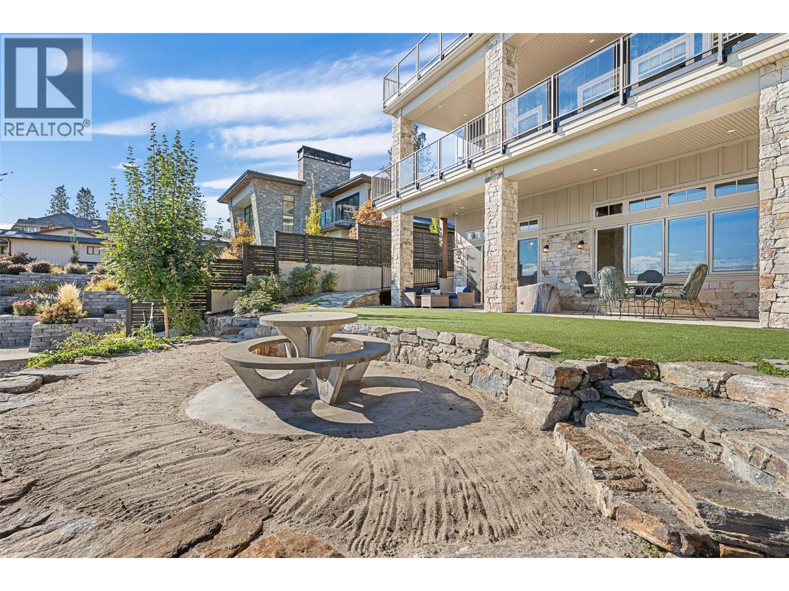 Picture for 2329 Westside  Place https://www.cirrealty.ca/reb/bc/4/10366694_85.jpg