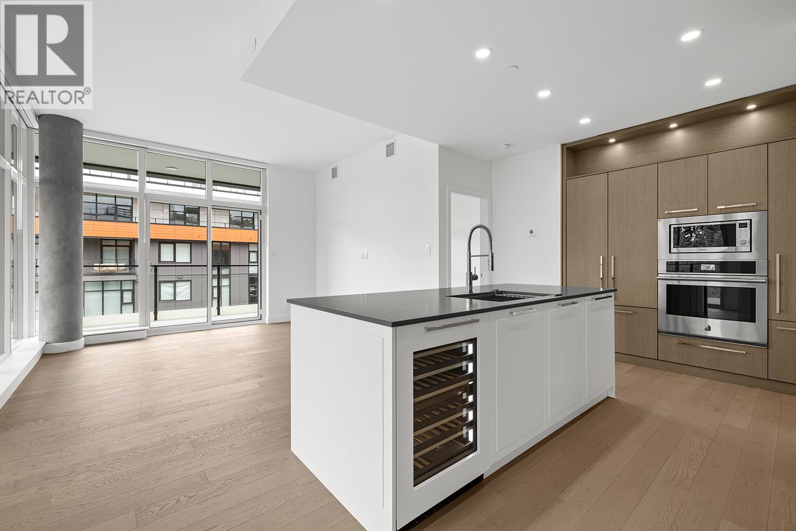 Picture for Unit #509, 3409 Lakeshore  Road https://www.cirrealty.ca/reb/bc/4/10366724_10.jpg