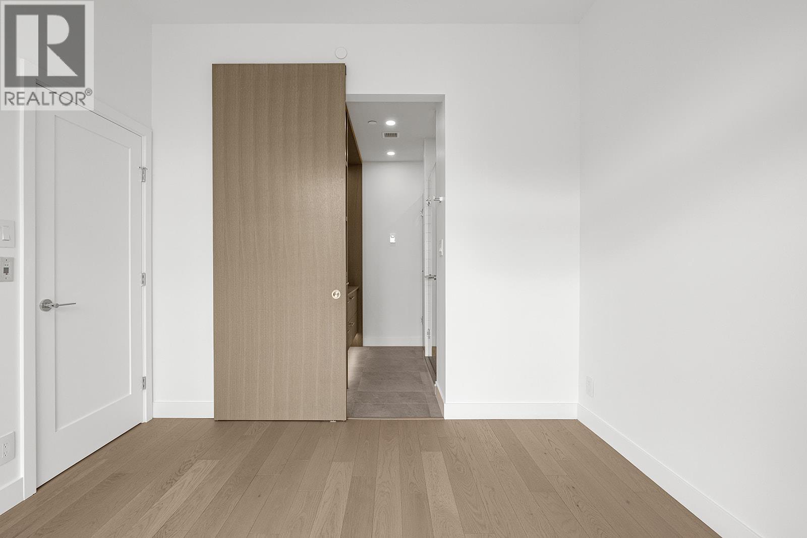 Picture for Unit #509, 3409 Lakeshore  Road https://www.cirrealty.ca/reb/bc/4/10366724_19.jpg