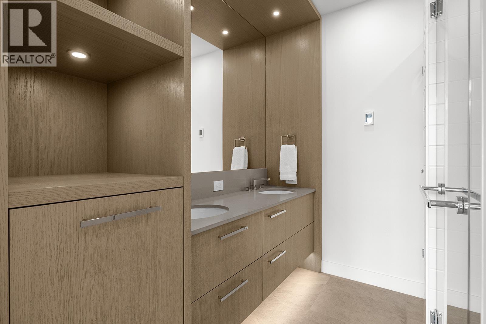 Picture for Unit #509, 3409 Lakeshore  Road https://www.cirrealty.ca/reb/bc/4/10366724_20.jpg