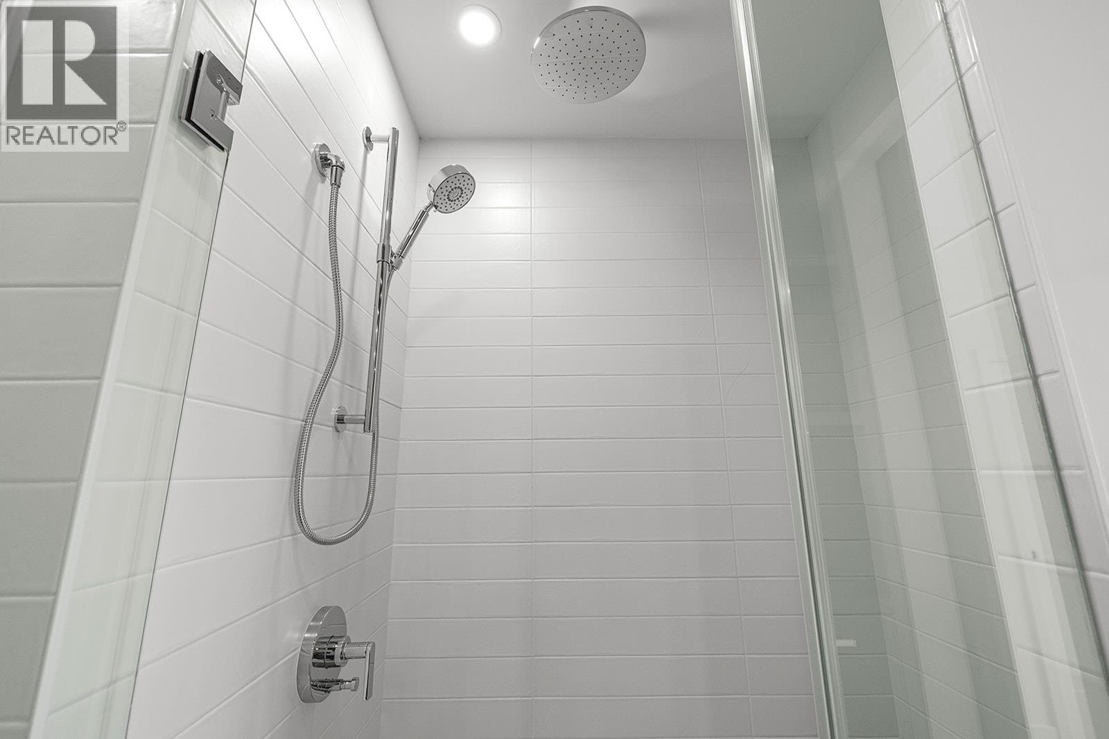 Picture for Unit #509, 3409 Lakeshore  Road https://www.cirrealty.ca/reb/bc/4/10366724_22.jpg