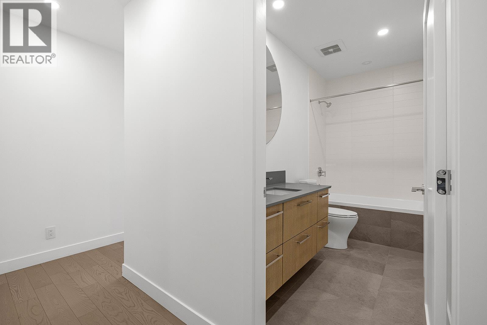 Picture for Unit #509, 3409 Lakeshore  Road https://www.cirrealty.ca/reb/bc/4/10366724_26.jpg