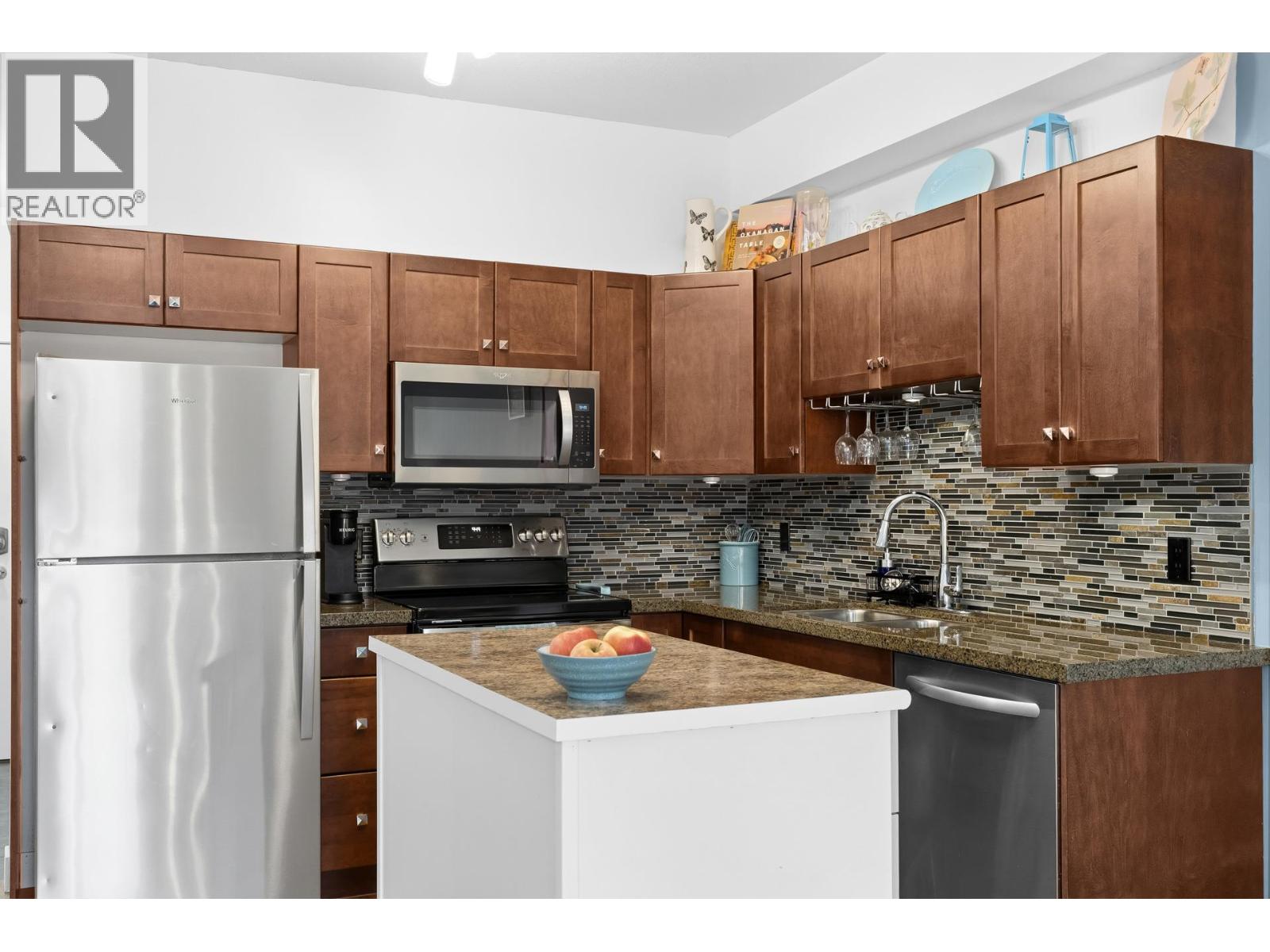 Picture for Unit #1405, 1875 Country Club  Drive https://www.cirrealty.ca/reb/bc/4/10366734_11.jpg