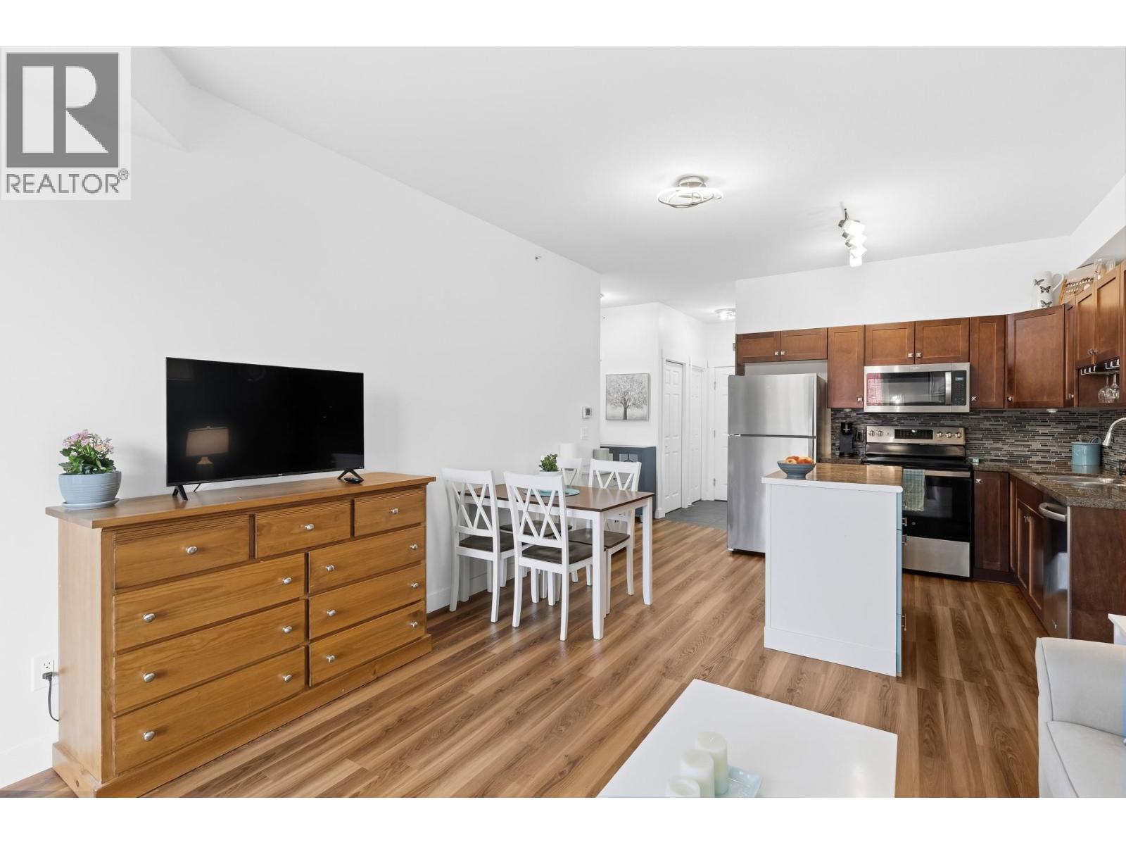 Picture for Unit #1405, 1875 Country Club  Drive https://www.cirrealty.ca/reb/bc/4/10366734_15.jpg