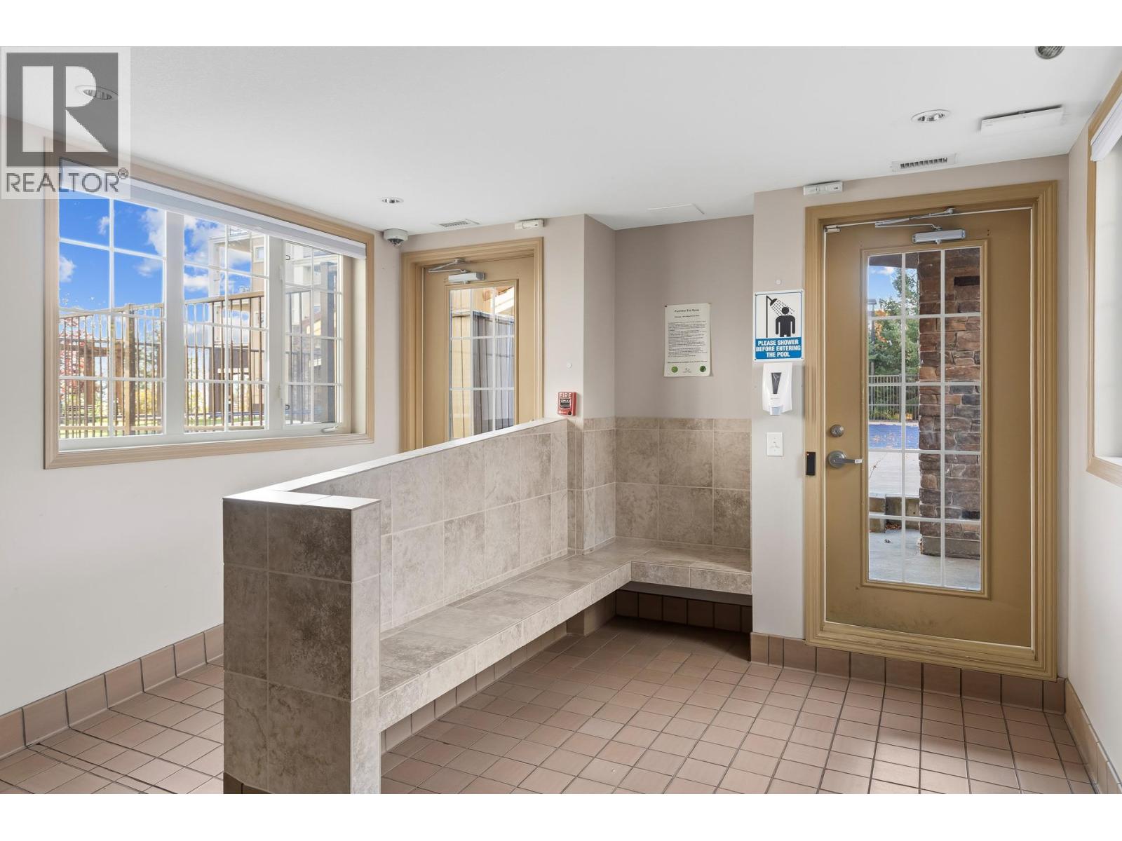 Picture for Unit #1405, 1875 Country Club  Drive https://www.cirrealty.ca/reb/bc/4/10366734_31.jpg