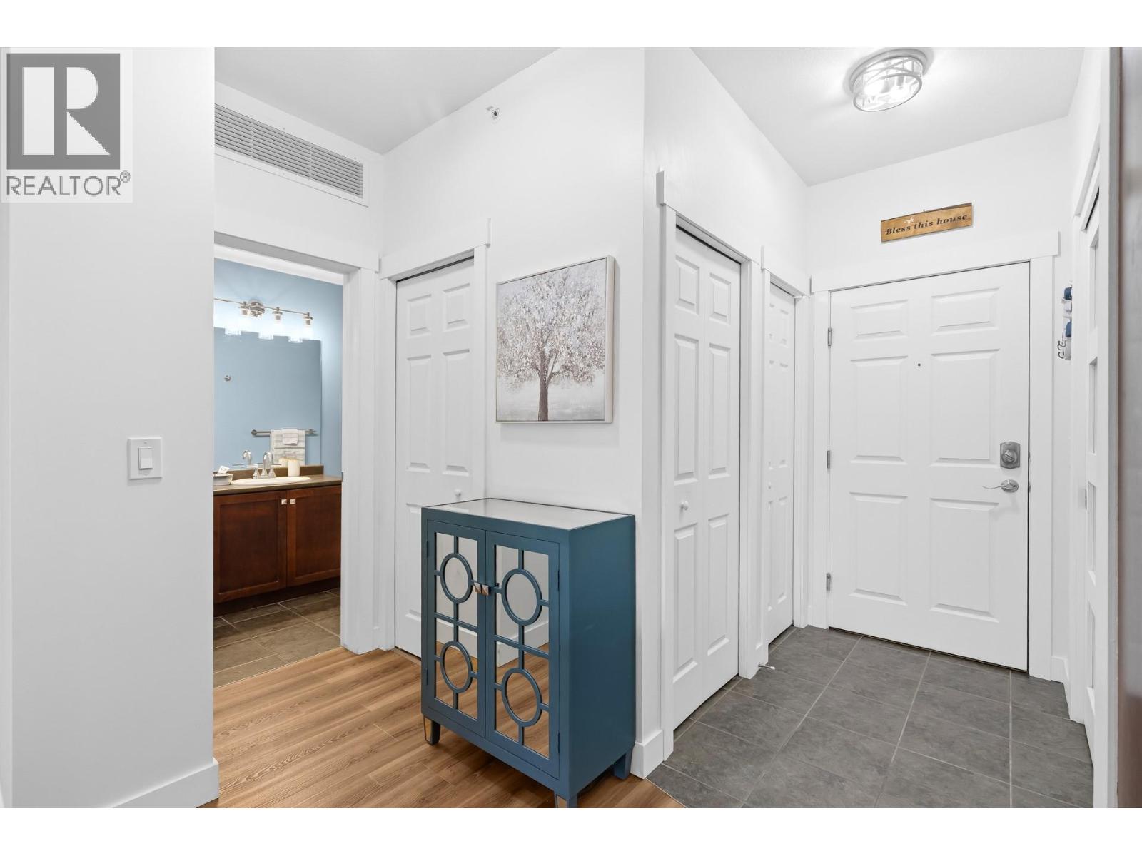 Picture for Unit #1405, 1875 Country Club  Drive https://www.cirrealty.ca/reb/bc/4/10366734_8.jpg