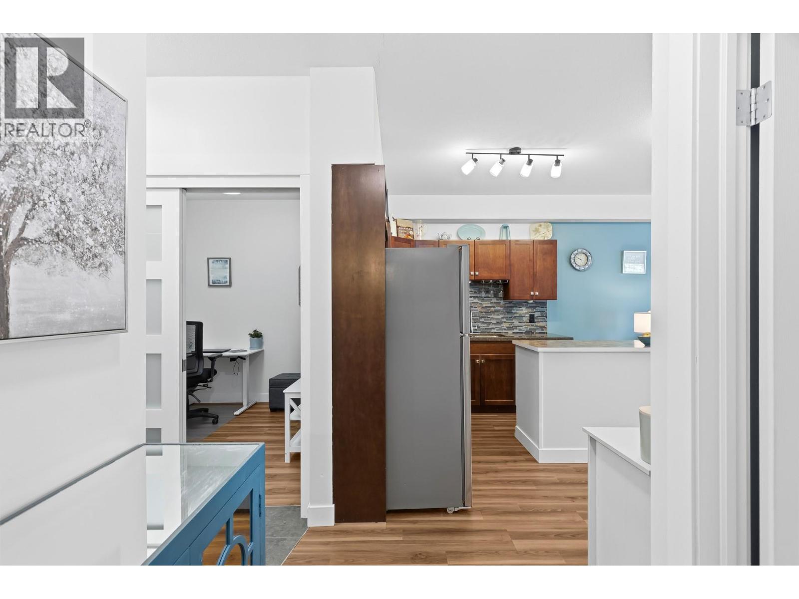 Picture for Unit #1405, 1875 Country Club  Drive https://www.cirrealty.ca/reb/bc/4/10366734_9.jpg