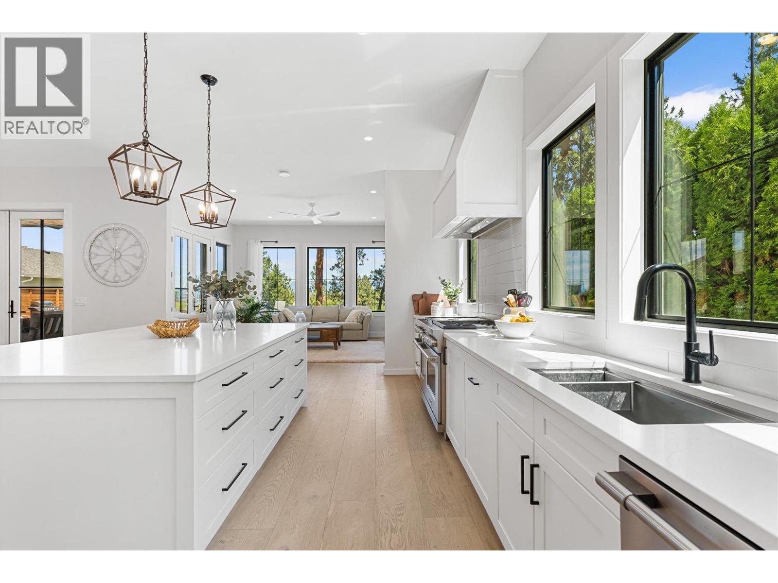 Picture for 1180 Mission Ridge  Road https://www.cirrealty.ca/reb/bc/4/10366754_19.jpg