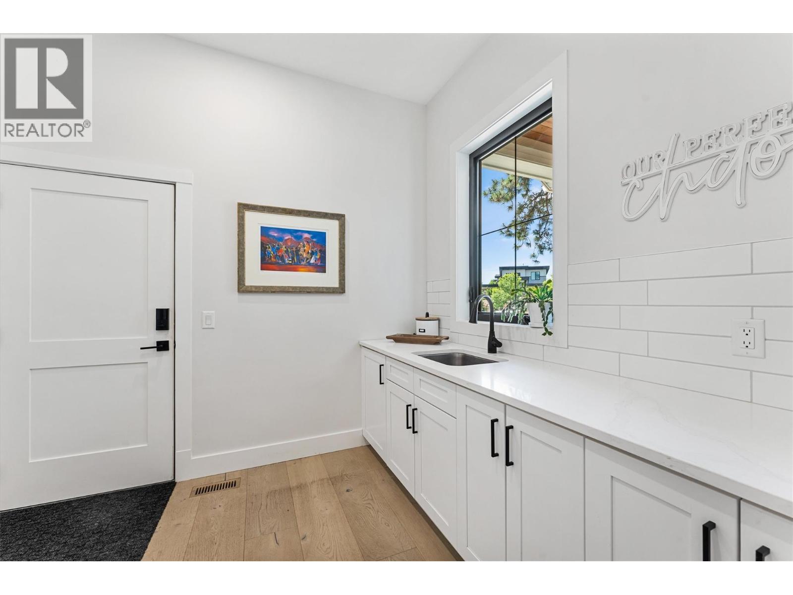 Picture for 1180 Mission Ridge  Road https://www.cirrealty.ca/reb/bc/4/10366754_29.jpg