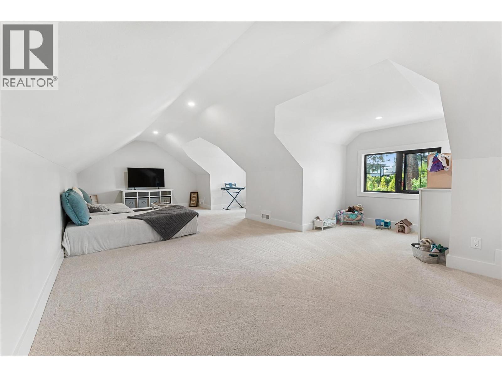 Picture for 1180 Mission Ridge  Road https://www.cirrealty.ca/reb/bc/4/10366754_57.jpg