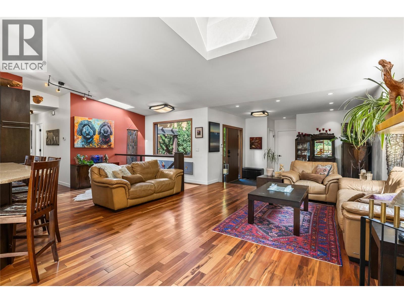 Picture for 3950 June Springs  Road https://www.cirrealty.ca/reb/bc/4/10366944_17.jpg