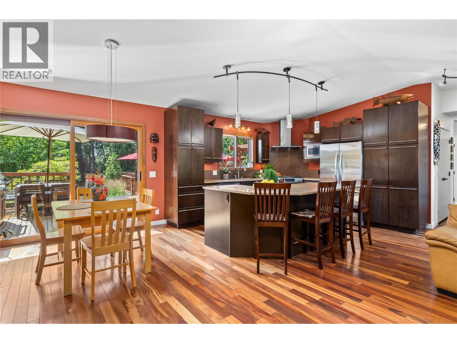 Picture for 3950 June Springs  Road https://www.cirrealty.ca/reb/bc/4/10366944_18.jpg