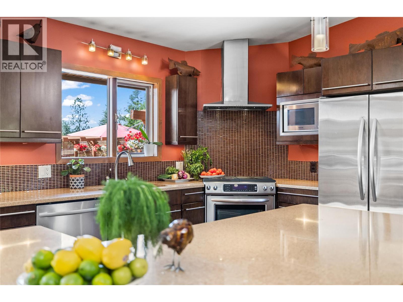 Picture for 3950 June Springs  Road https://www.cirrealty.ca/reb/bc/4/10366944_19.jpg