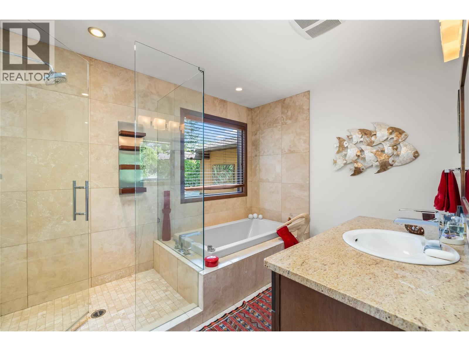 Picture for 3950 June Springs  Road https://www.cirrealty.ca/reb/bc/4/10366944_22.jpg