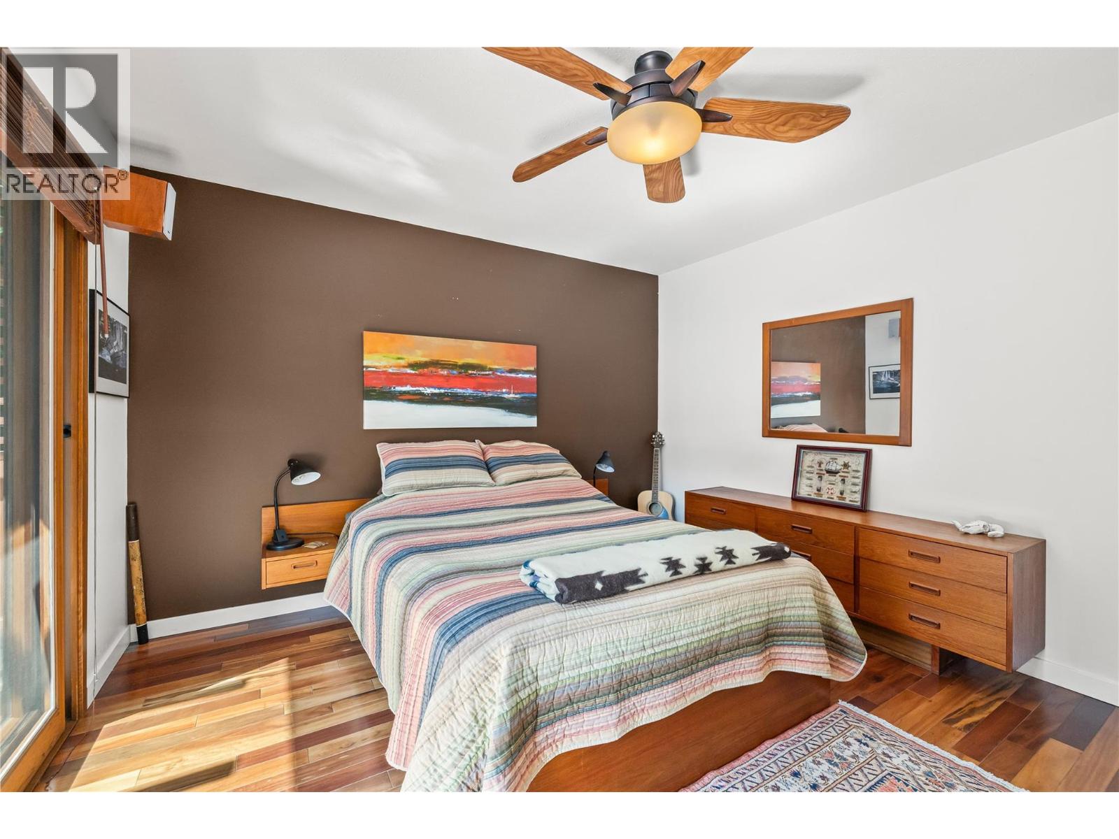 Picture for 3950 June Springs  Road https://www.cirrealty.ca/reb/bc/4/10366944_25.jpg