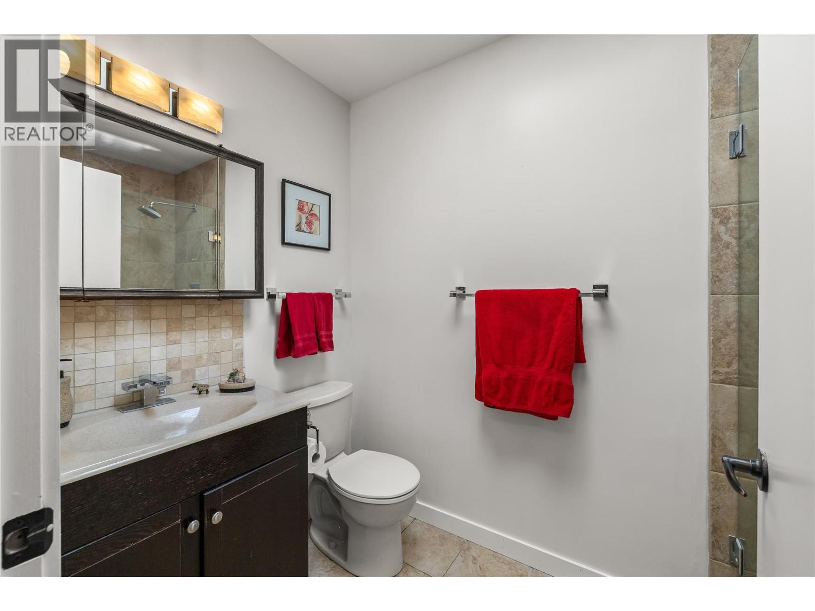 Picture for 3950 June Springs  Road https://www.cirrealty.ca/reb/bc/4/10366944_27.jpg