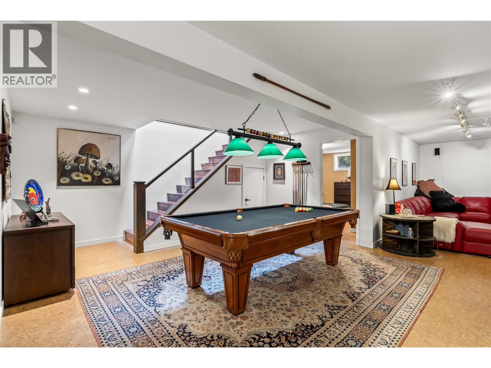 Picture for 3950 June Springs  Road https://www.cirrealty.ca/reb/bc/4/10366944_30.jpg