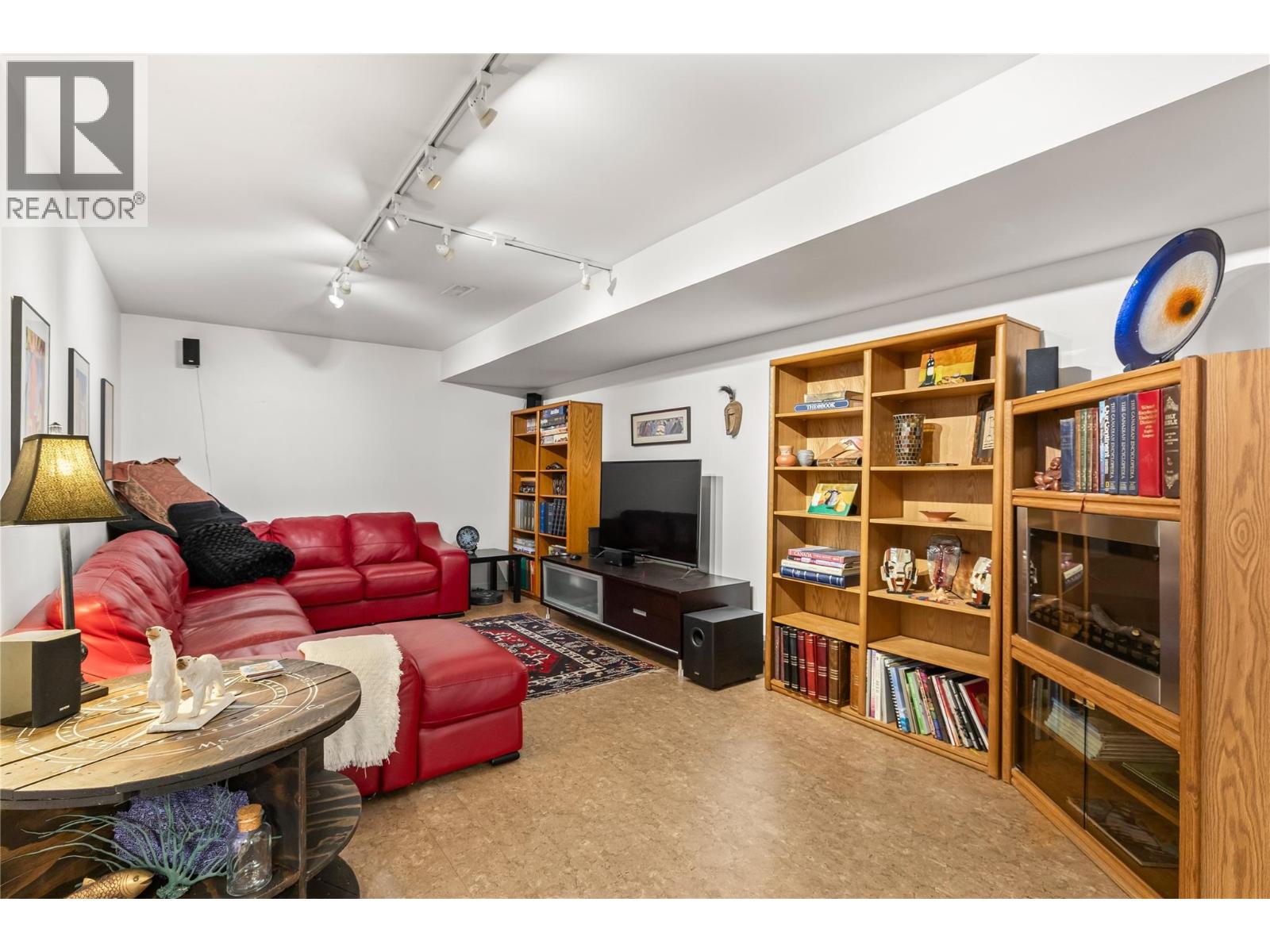 Picture for 3950 June Springs  Road https://www.cirrealty.ca/reb/bc/4/10366944_31.jpg