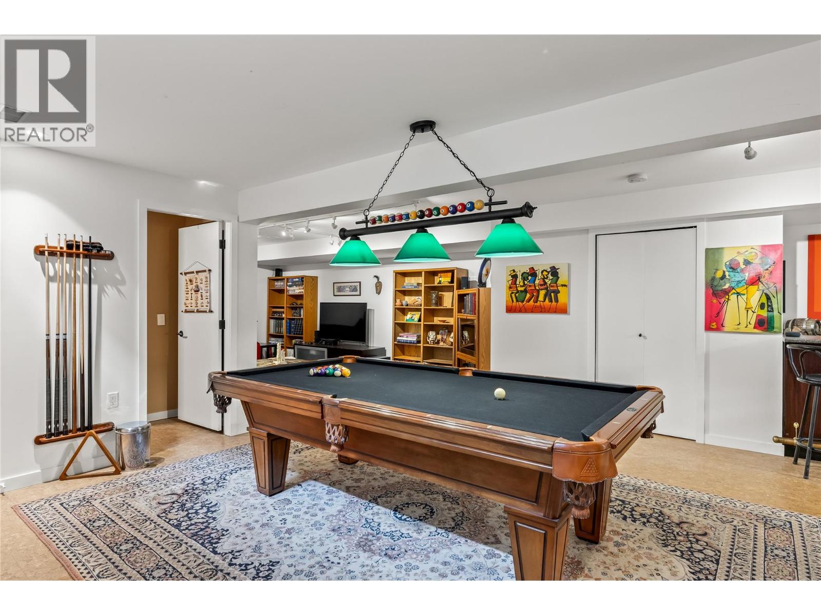 Picture for 3950 June Springs  Road https://www.cirrealty.ca/reb/bc/4/10366944_32.jpg