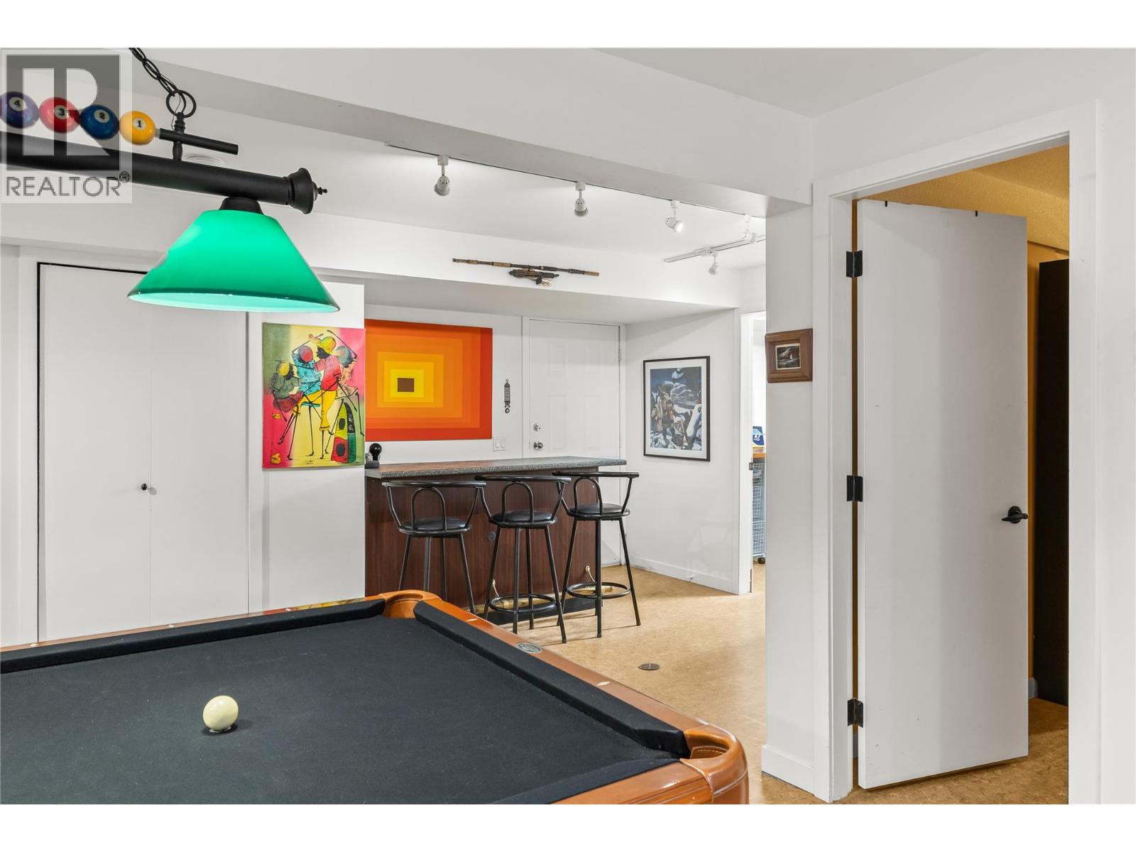 Picture for 3950 June Springs  Road https://www.cirrealty.ca/reb/bc/4/10366944_33.jpg