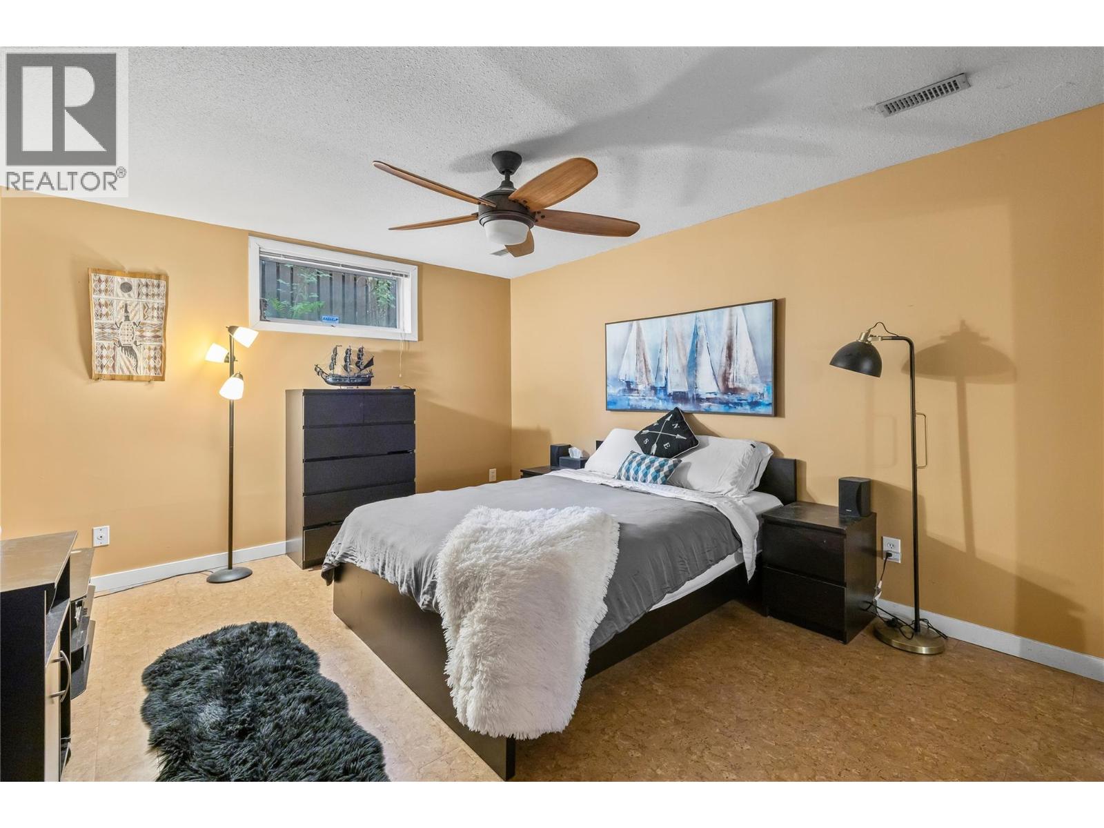 Picture for 3950 June Springs  Road https://www.cirrealty.ca/reb/bc/4/10366944_37.jpg