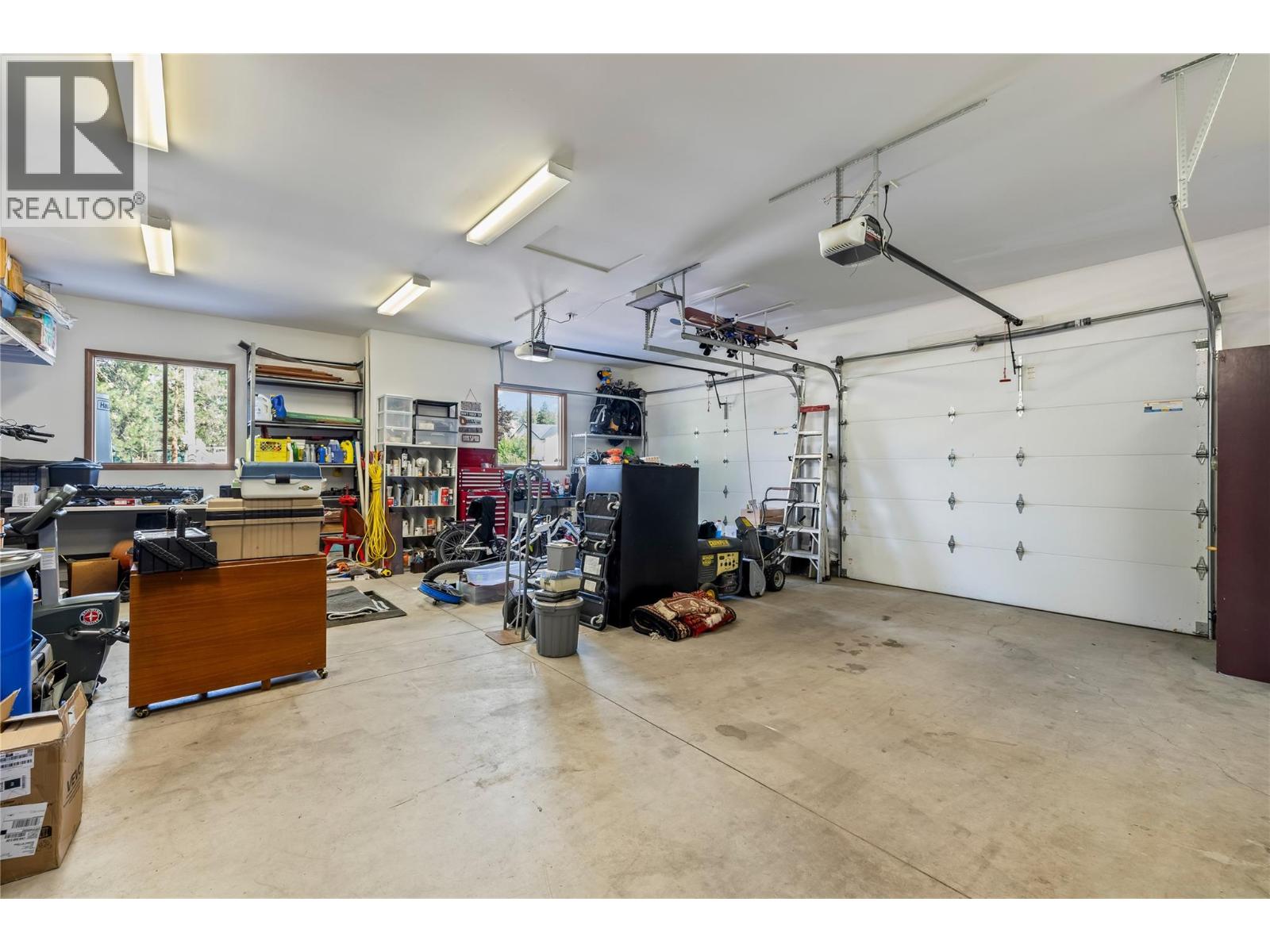 Picture for 3950 June Springs  Road https://www.cirrealty.ca/reb/bc/4/10366944_38.jpg