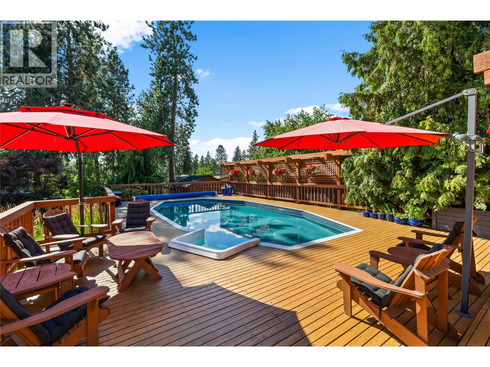 Picture for 3950 June Springs  Road https://www.cirrealty.ca/reb/bc/4/10366944_39.jpg