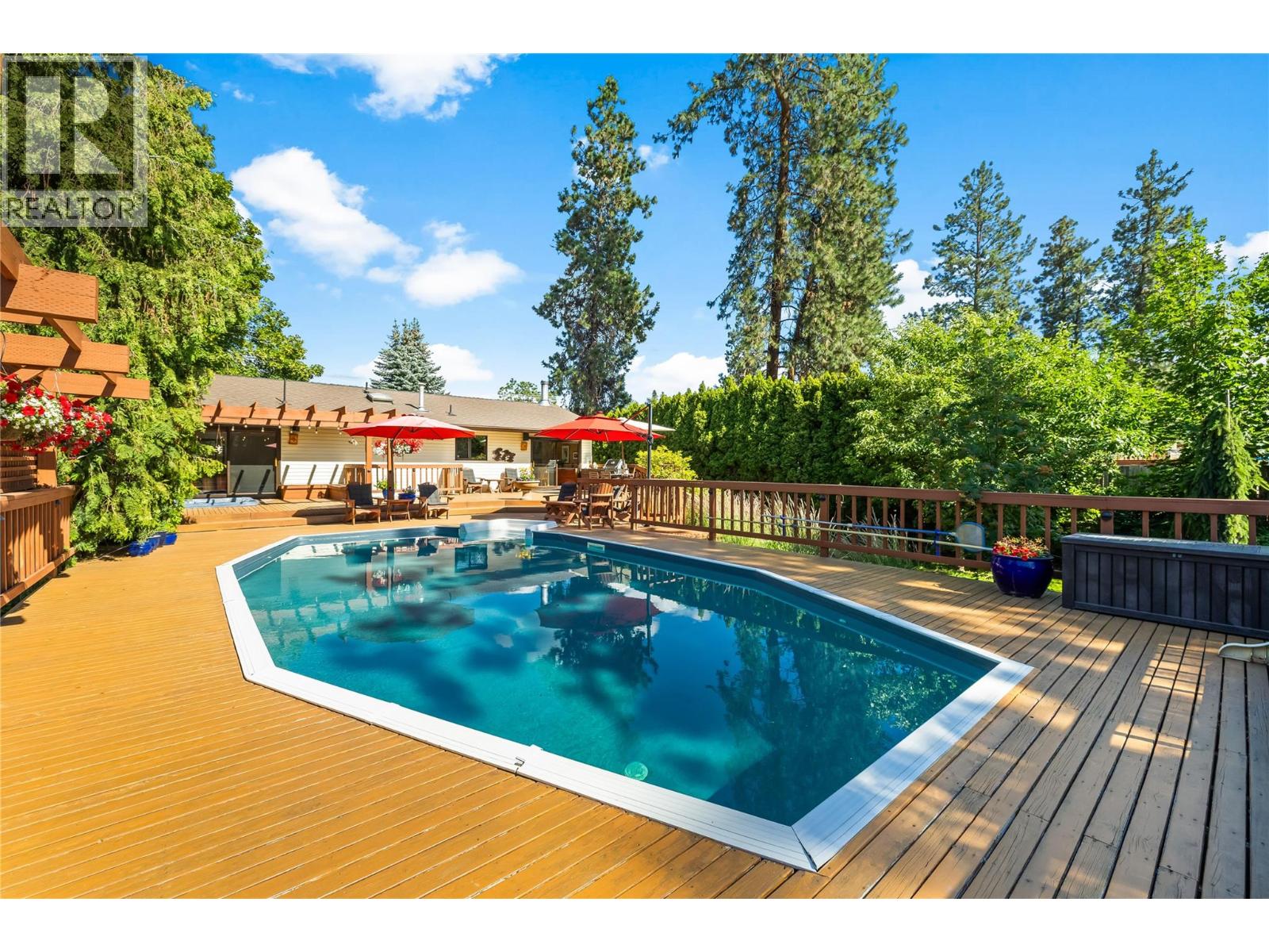 Picture for 3950 June Springs  Road https://www.cirrealty.ca/reb/bc/4/10366944_41.jpg