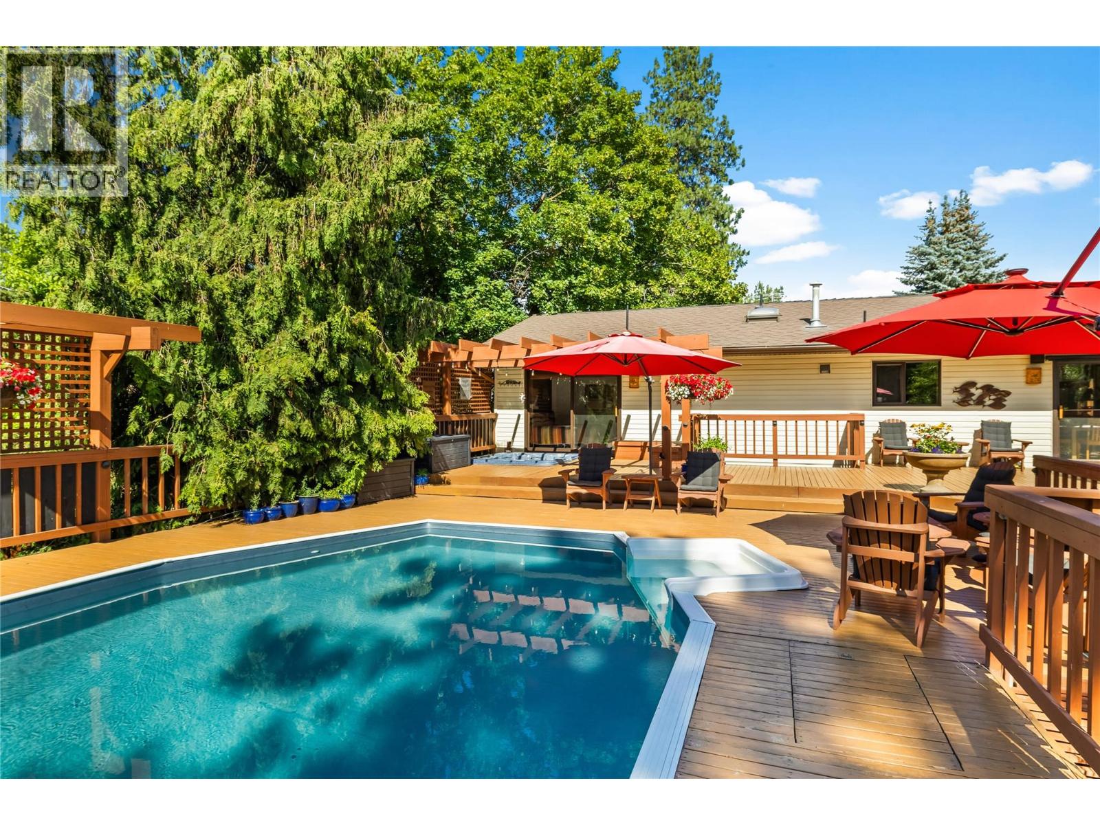 Picture for 3950 June Springs  Road https://www.cirrealty.ca/reb/bc/4/10366944_42.jpg