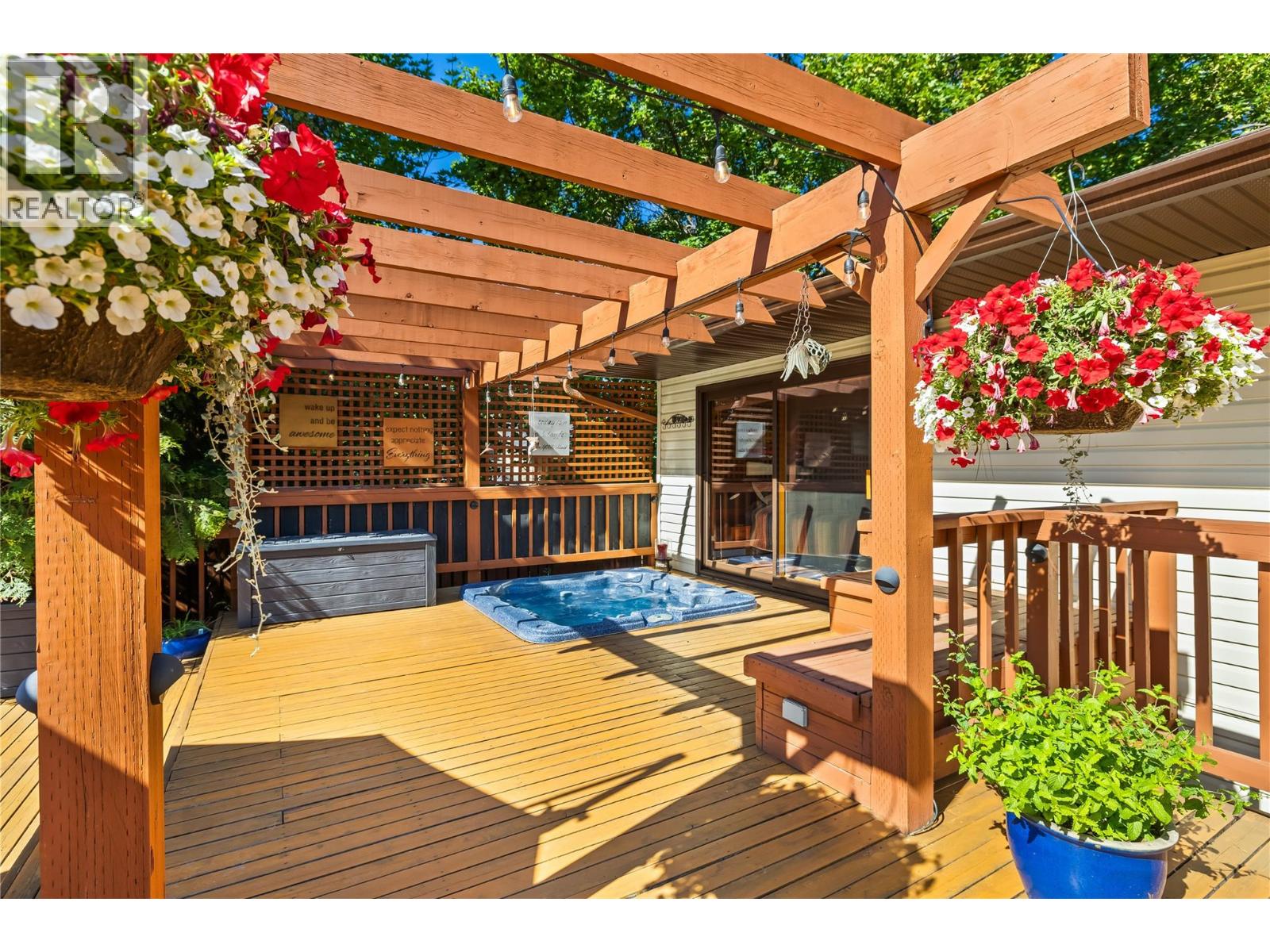 Picture for 3950 June Springs  Road https://www.cirrealty.ca/reb/bc/4/10366944_43.jpg