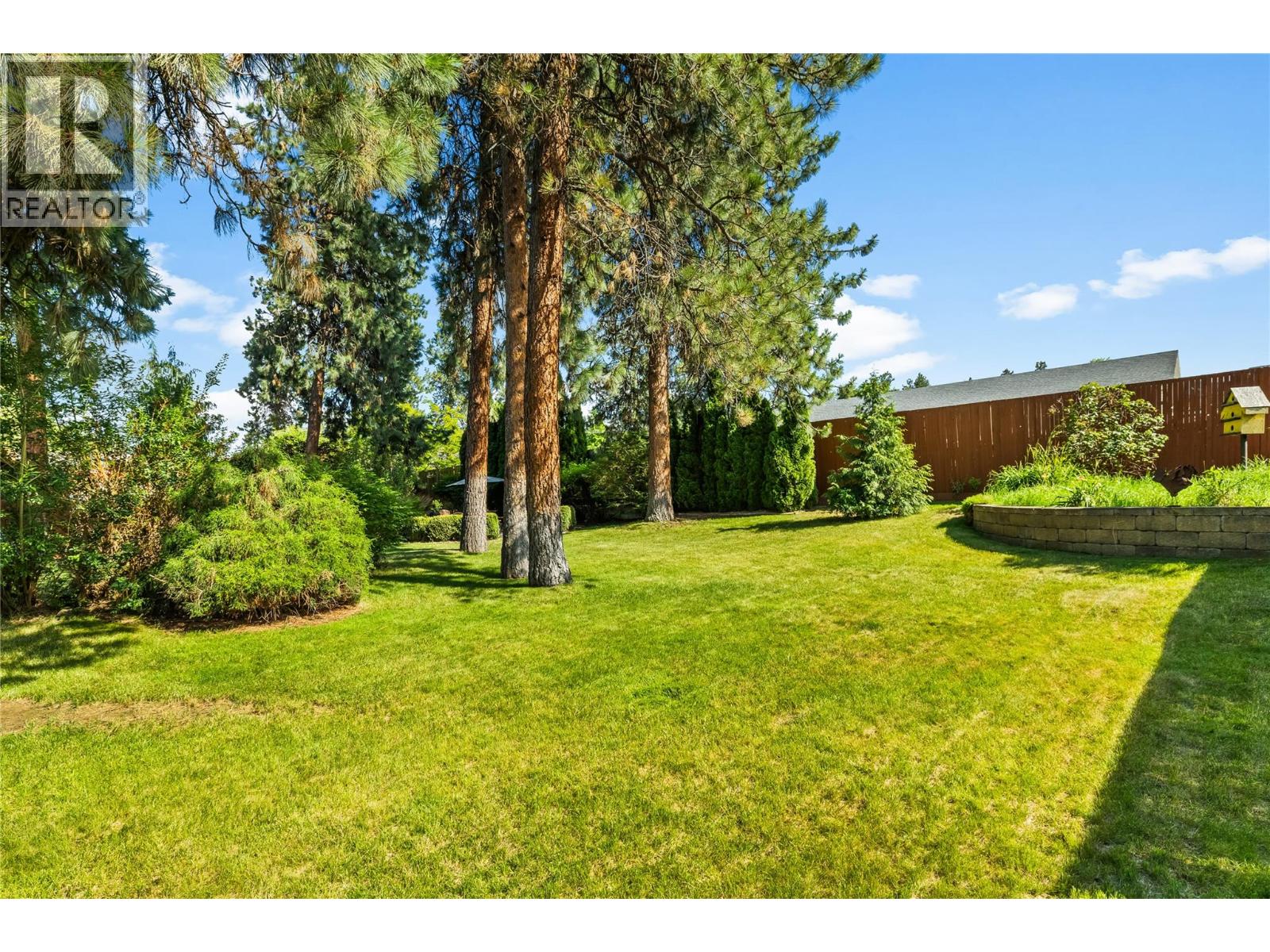 Picture for 3950 June Springs  Road https://www.cirrealty.ca/reb/bc/4/10366944_51.jpg