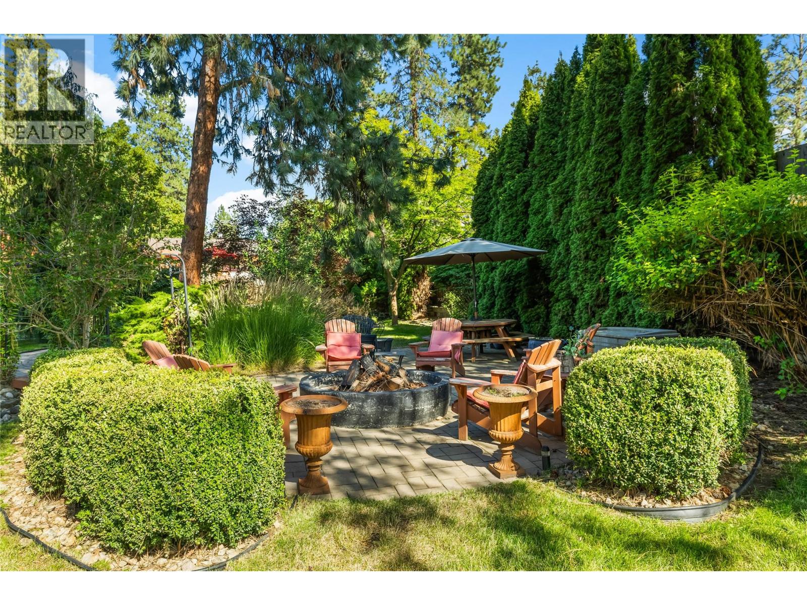 Picture for 3950 June Springs  Road https://www.cirrealty.ca/reb/bc/4/10366944_53.jpg