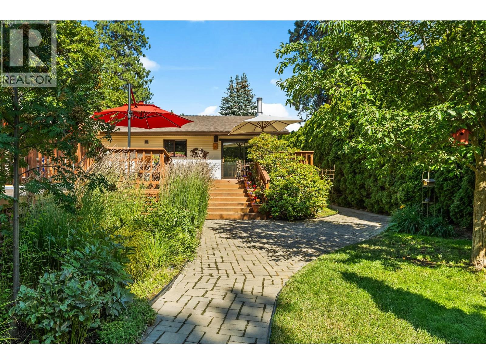 Picture for 3950 June Springs  Road https://www.cirrealty.ca/reb/bc/4/10366944_55.jpg