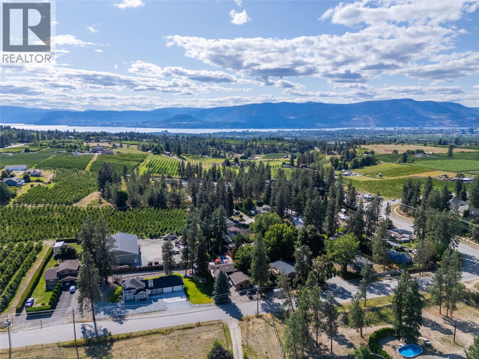 Picture for 3950 June Springs  Road https://www.cirrealty.ca/reb/bc/4/10366944_57.jpg