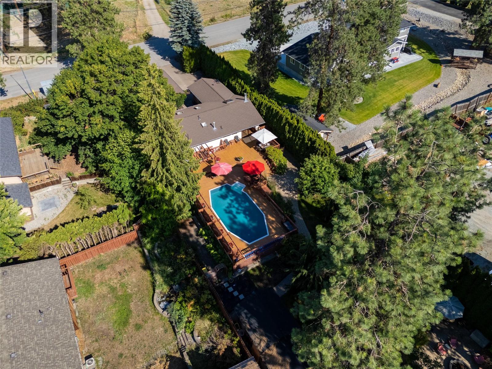 Picture for 3950 June Springs  Road https://www.cirrealty.ca/reb/bc/4/10366944_59.jpg