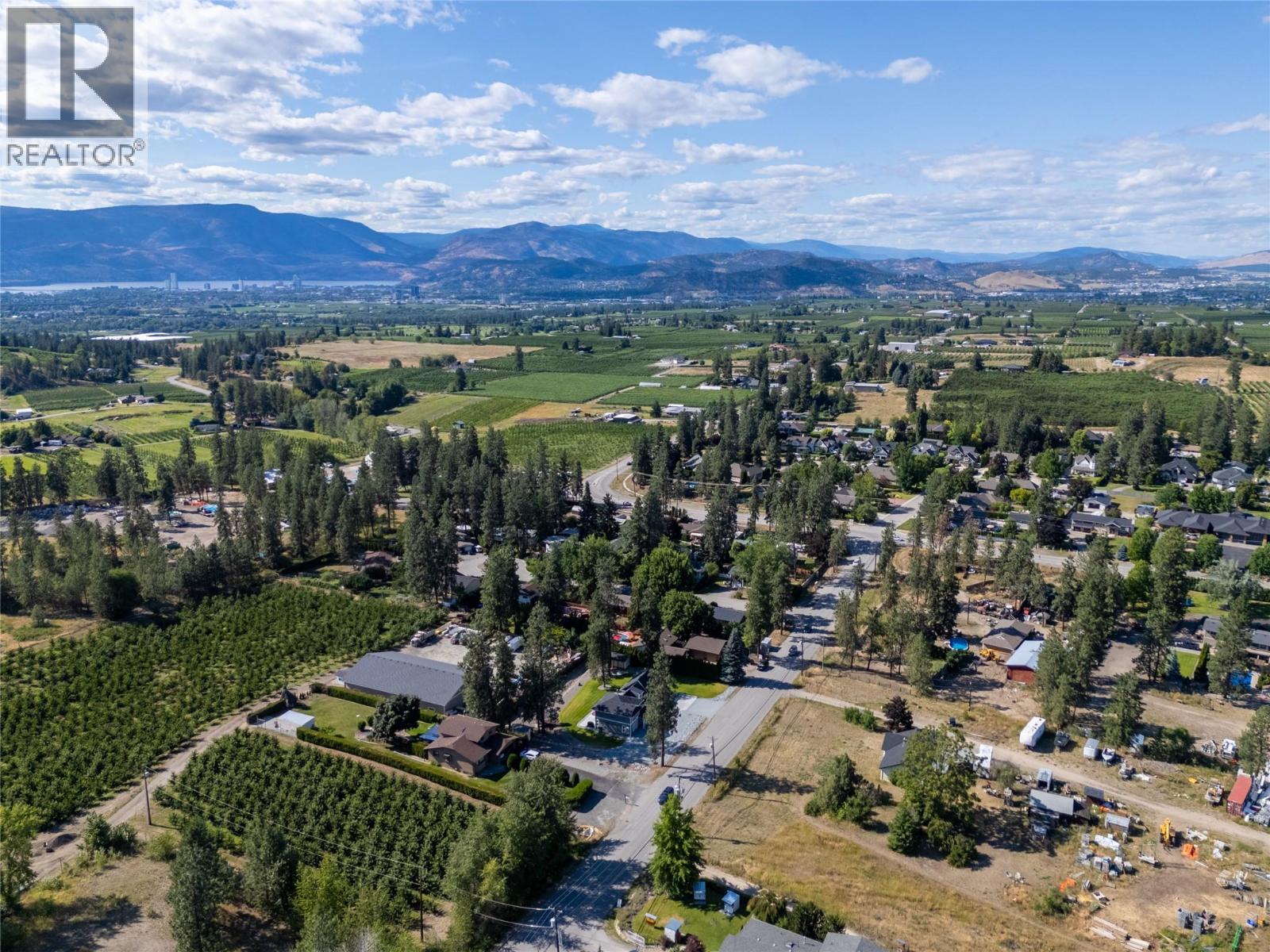 Picture for 3950 June Springs  Road https://www.cirrealty.ca/reb/bc/4/10366944_60.jpg